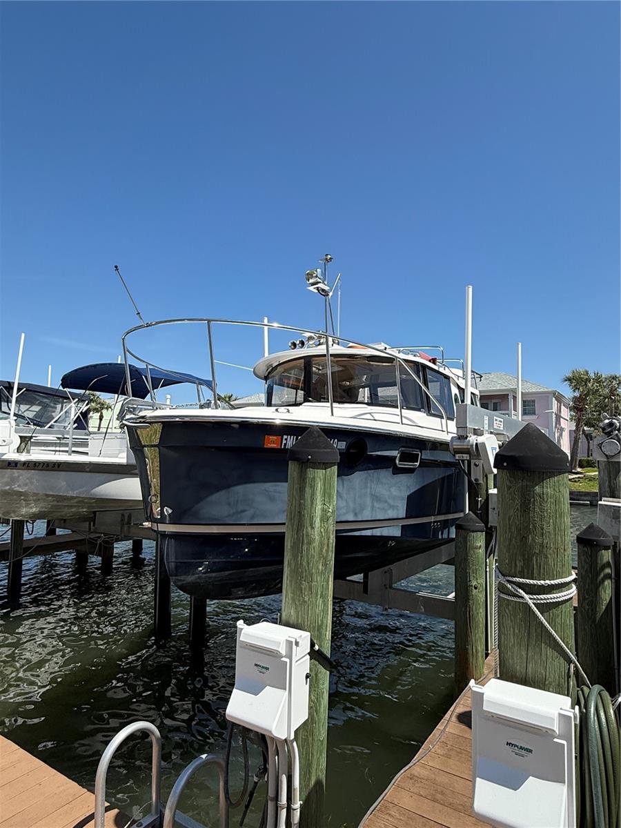 Listing photo id 21 for 0 Beach Drive Se 162ss