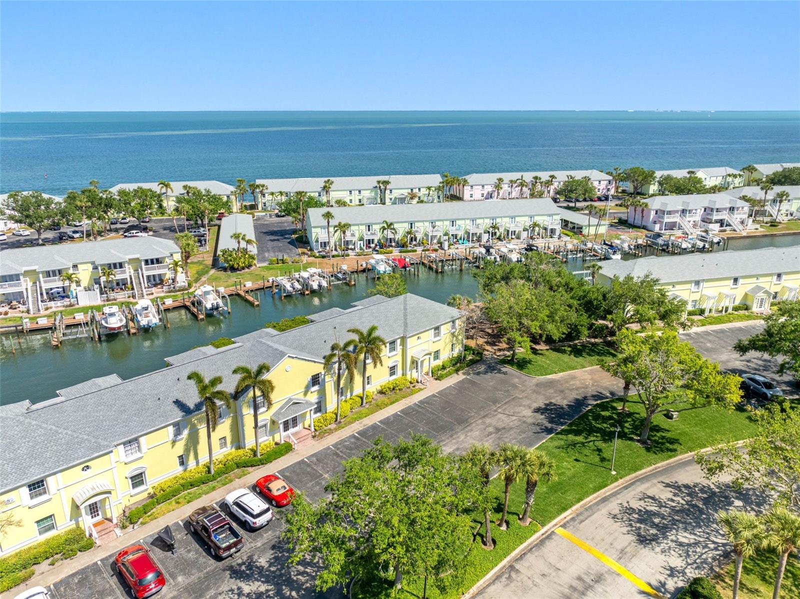 Listing photo id 7 for 0 Beach Drive Se 162ss
