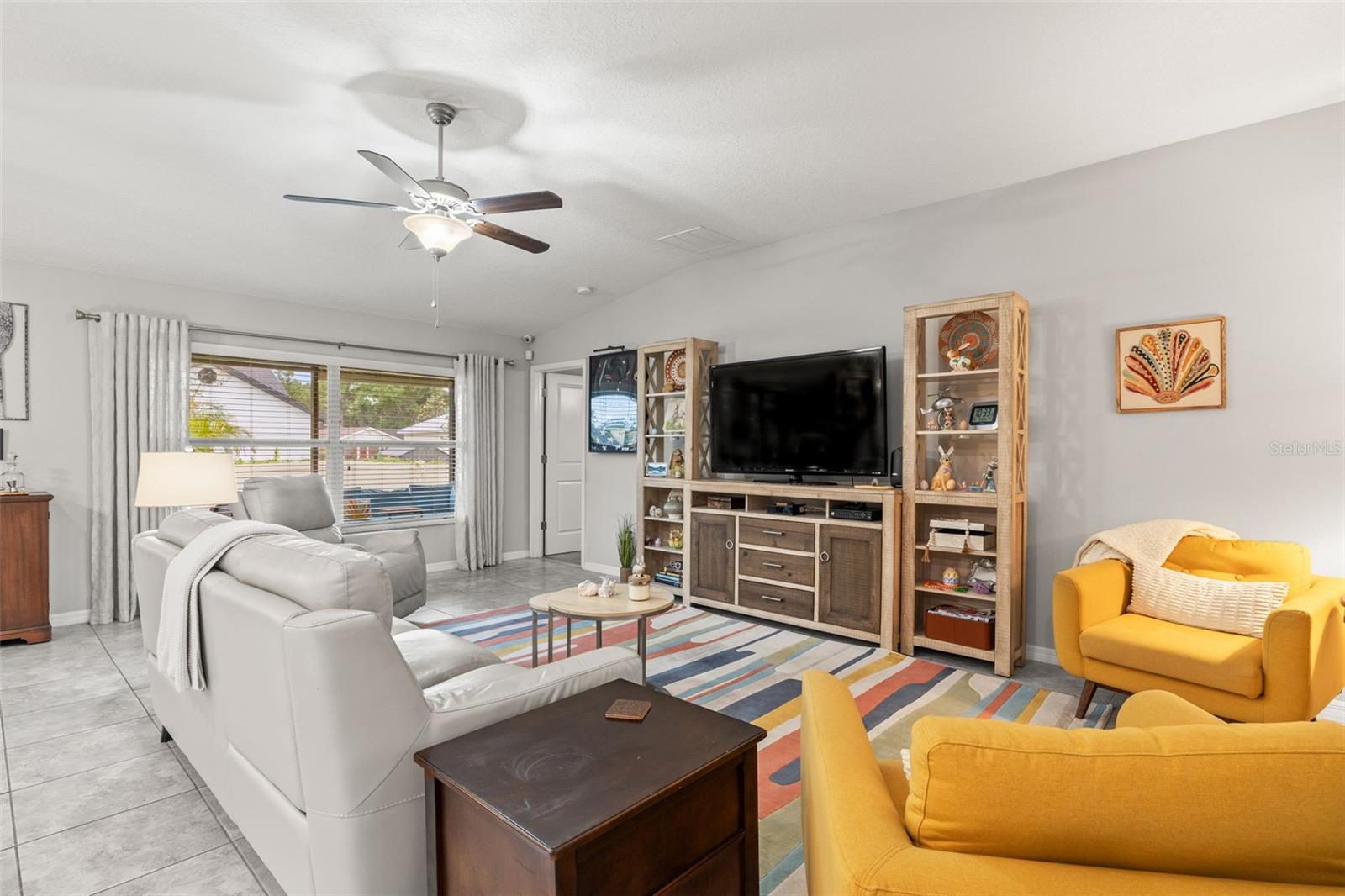 Image 13 of 30 For 233 Cascade Bend Drive