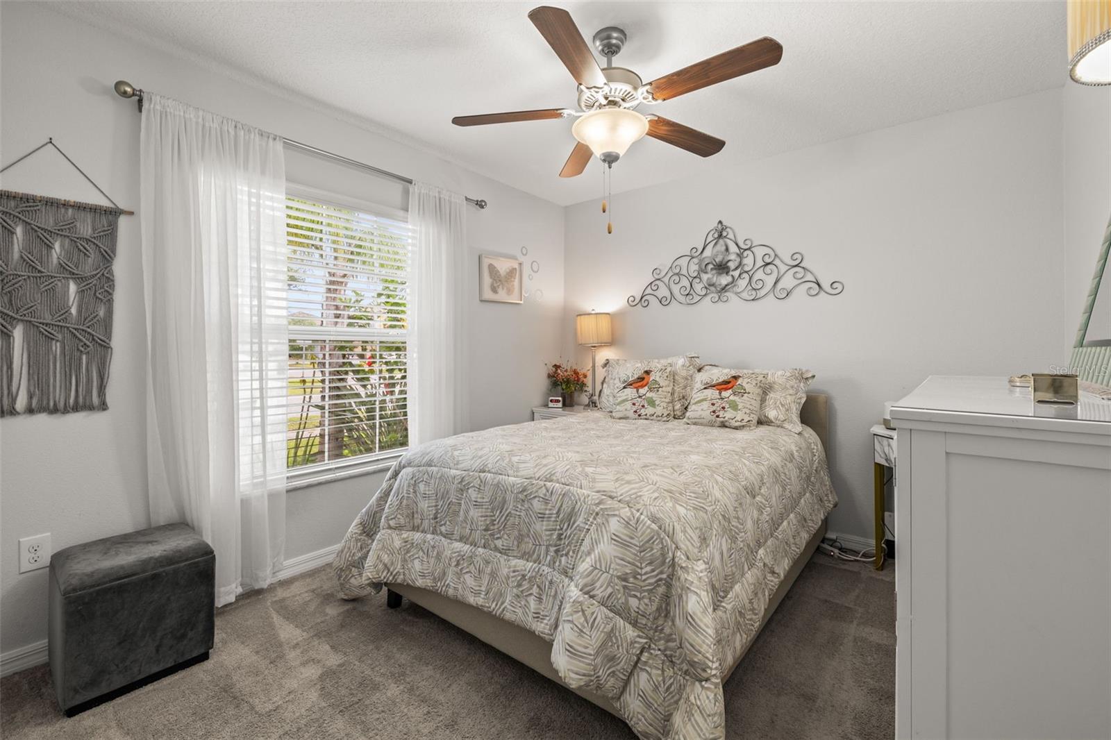 Image 16 of 30 For 233 Cascade Bend Drive