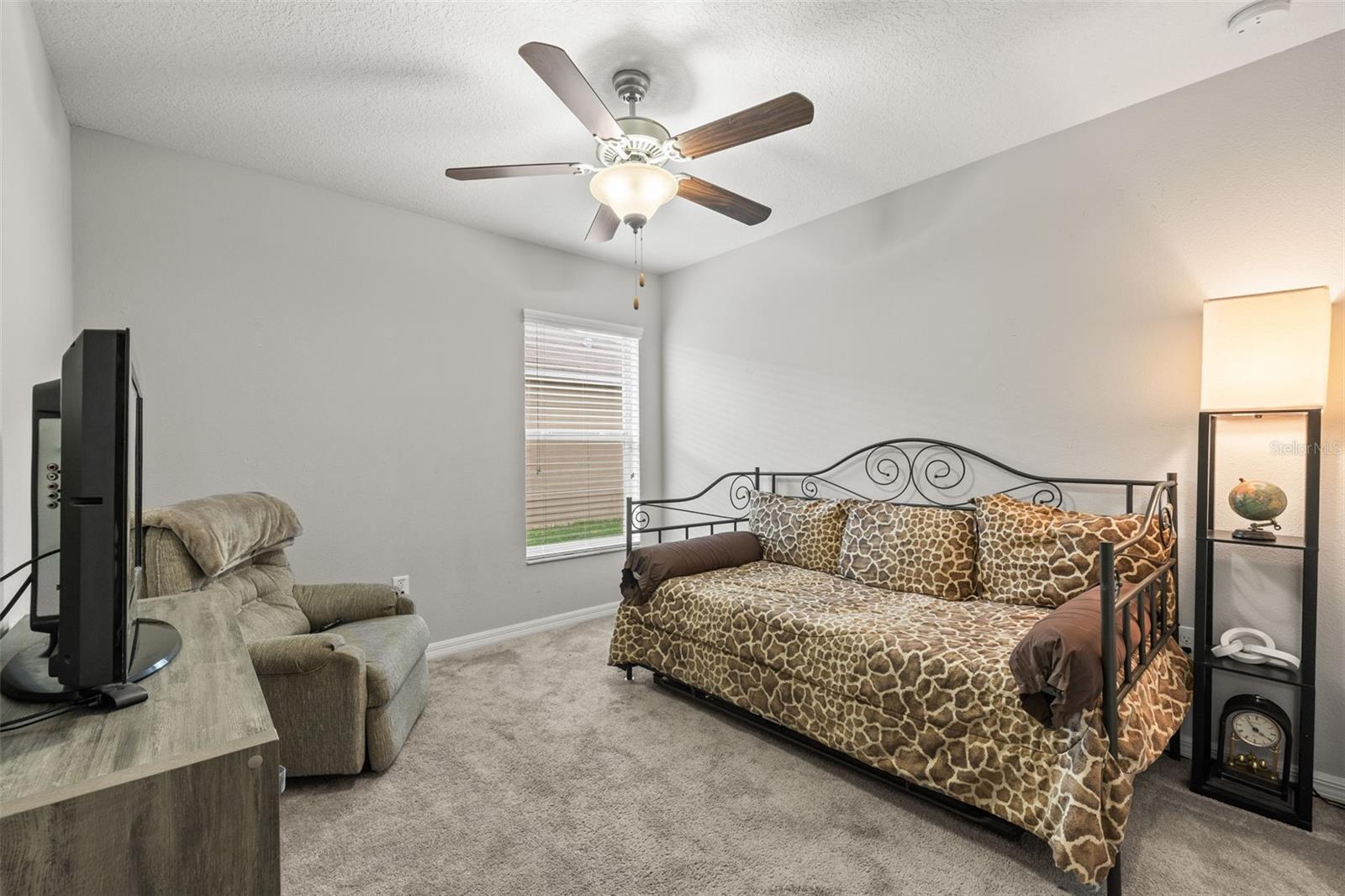 Image 19 of 30 For 233 Cascade Bend Drive