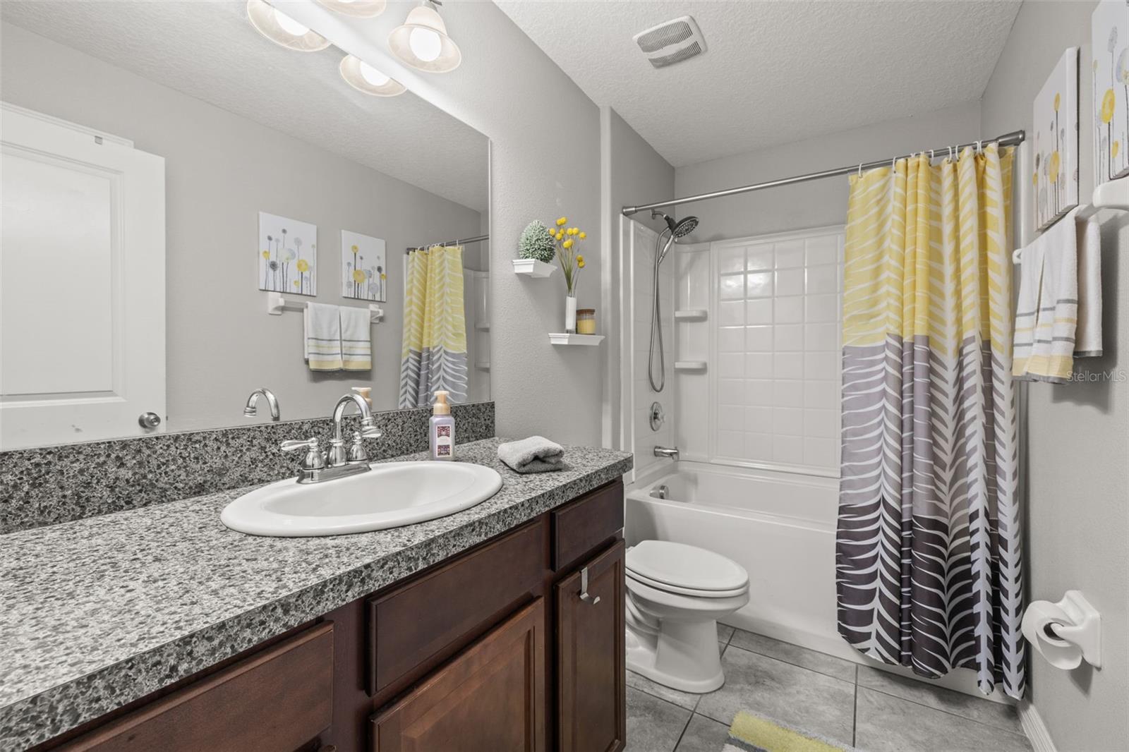 Image 21 of 30 For 233 Cascade Bend Drive