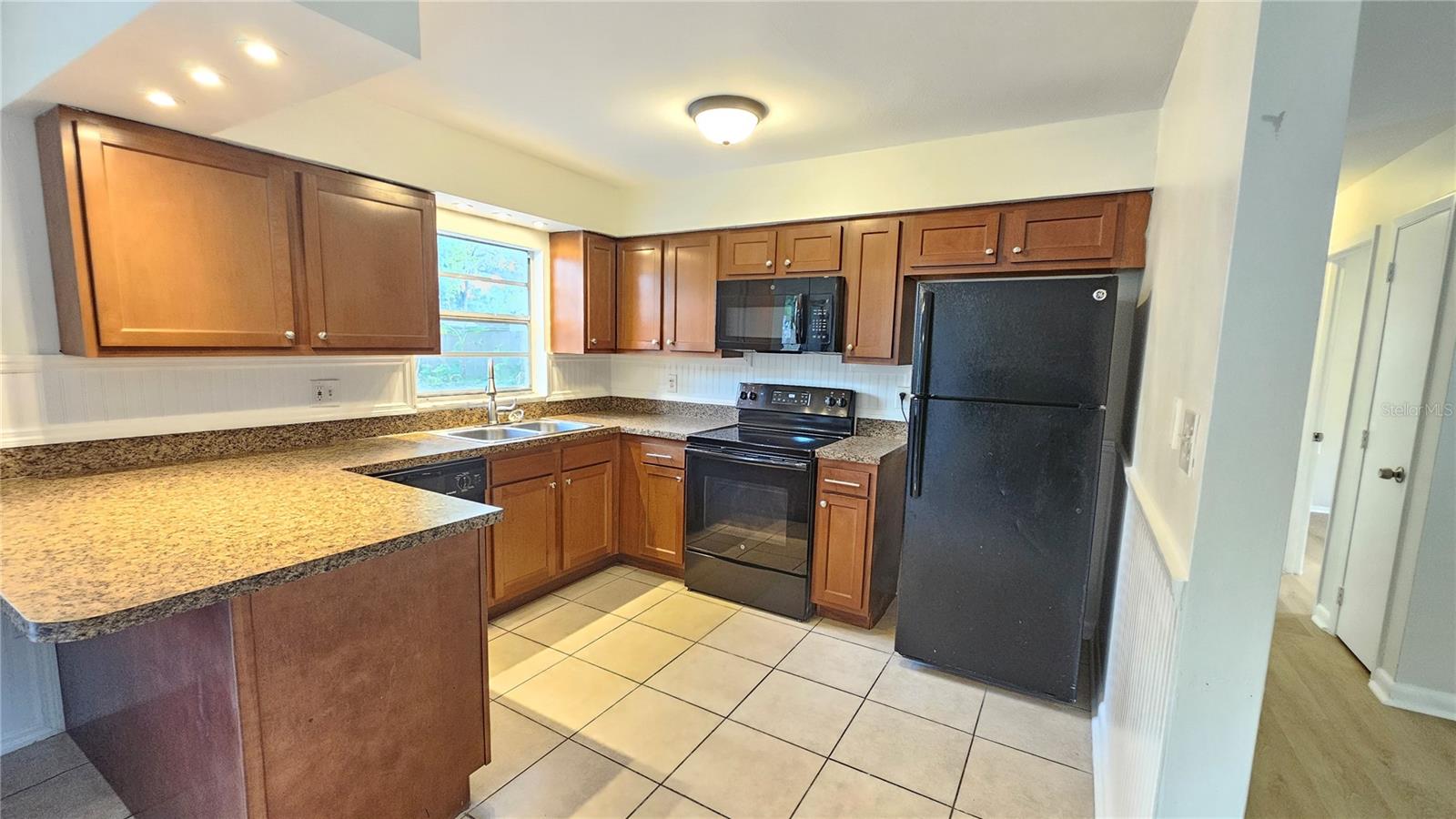 Image 2 of 13 For 3009 Willow Drive