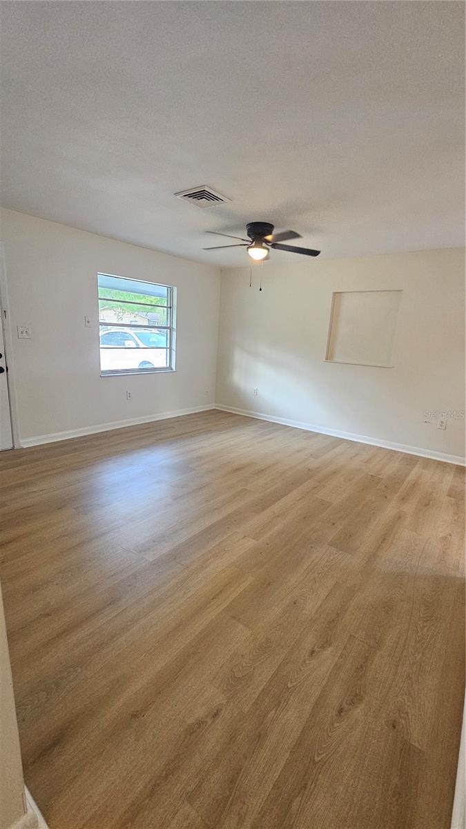 Image 8 of 13 For 3009 Willow Drive
