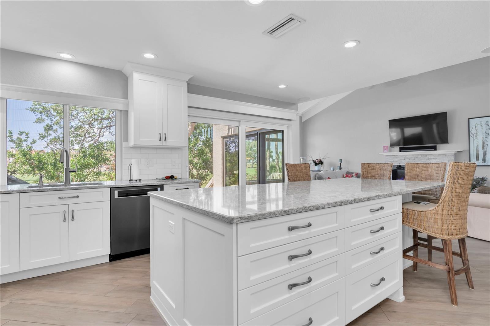 Image 13 of 43 For 5559 Escondida Boulevard S