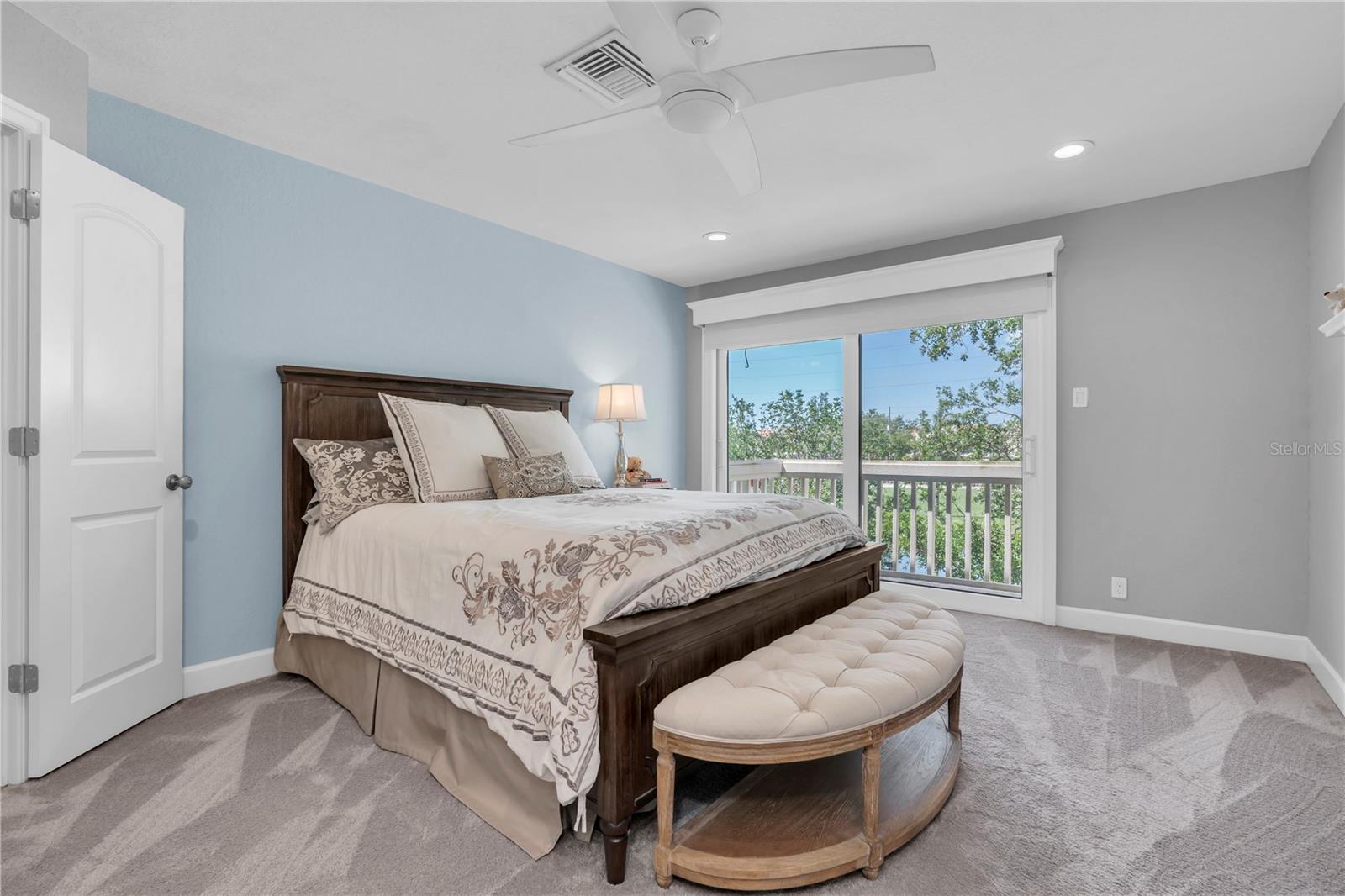 Image 17 of 43 For 5559 Escondida Boulevard S