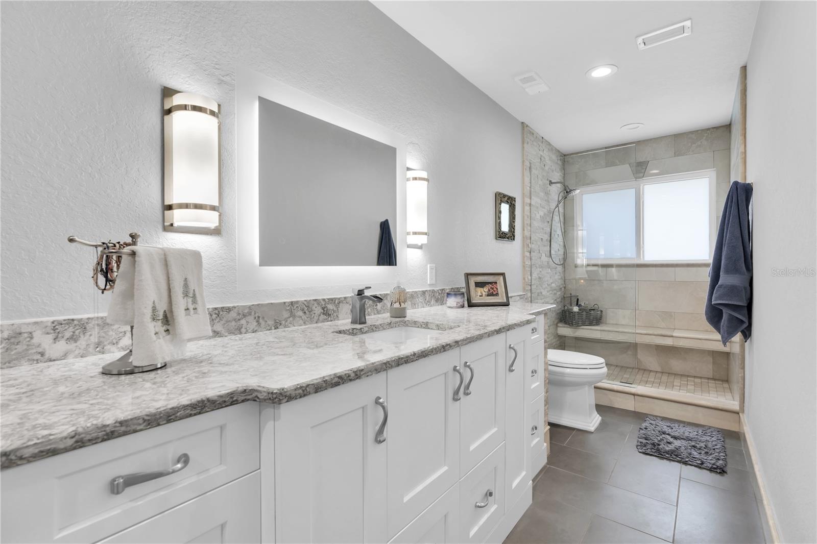 Image 20 of 43 For 5559 Escondida Boulevard S