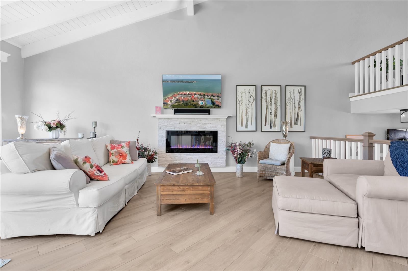 Image 6 of 43 For 5559 Escondida Boulevard S