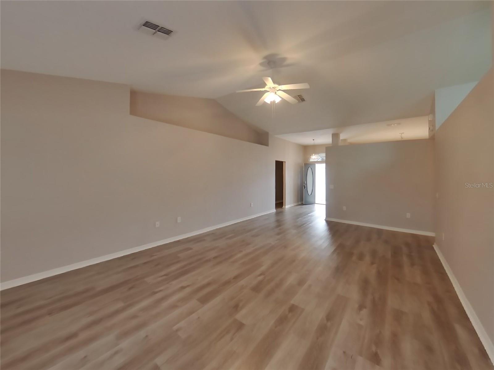 Image 3 of 20 For 39 Balsam Street