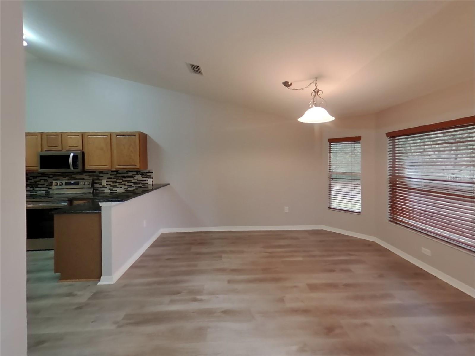 Image 6 of 20 For 39 Balsam Street