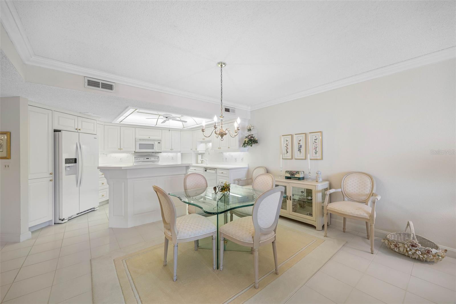 Image 20 of 46 For 1400 Gulf Boulevard 511