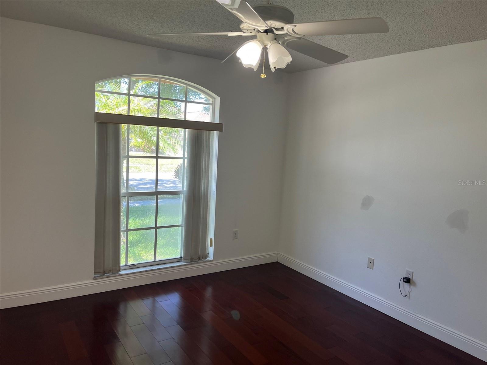Image 4 of 32 For 8908 Southbay Drive
