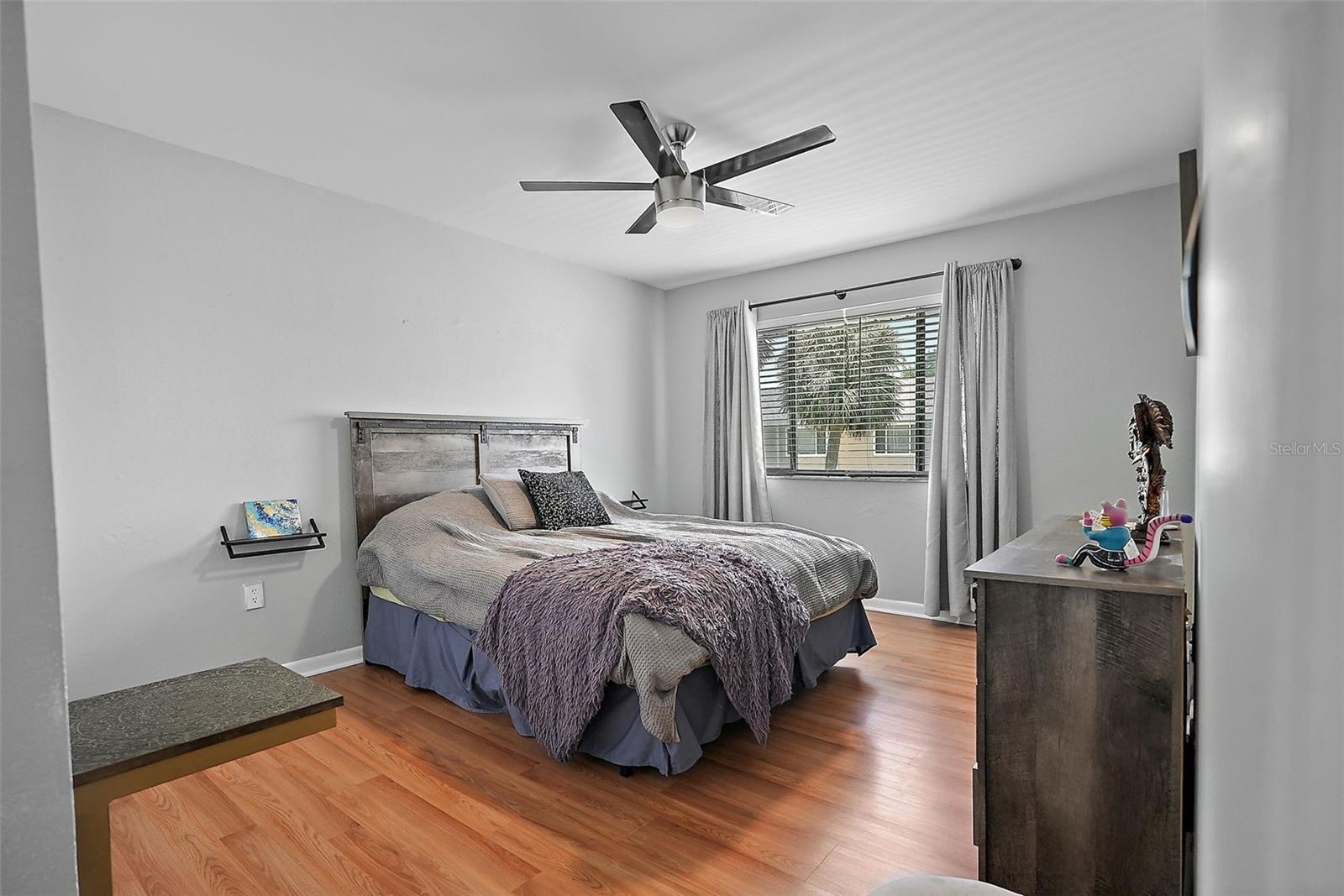 Image 20 of 46 For 6490 Cape Hatteras Way Ne 4