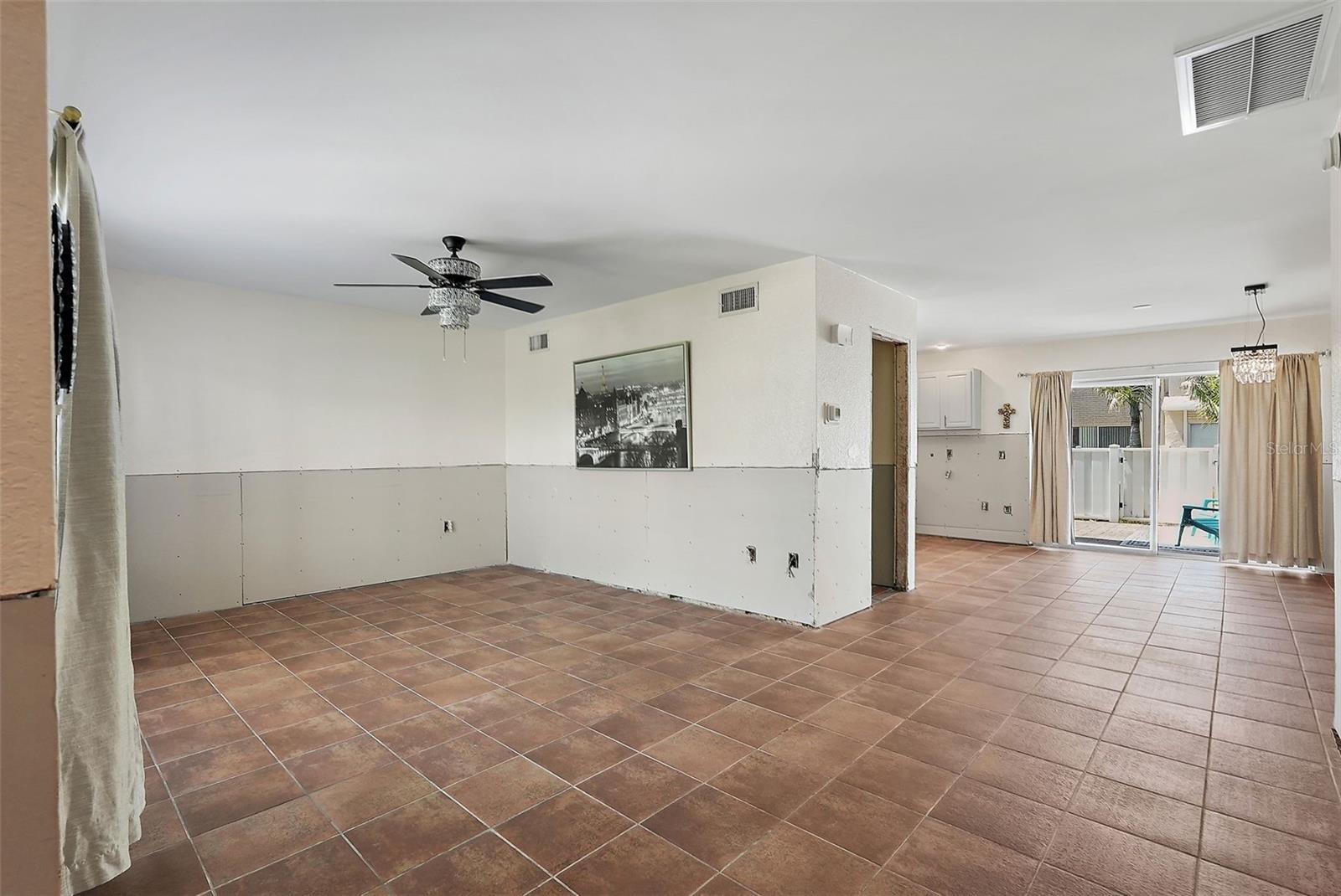 Image 4 of 46 For 6490 Cape Hatteras Way Ne 4