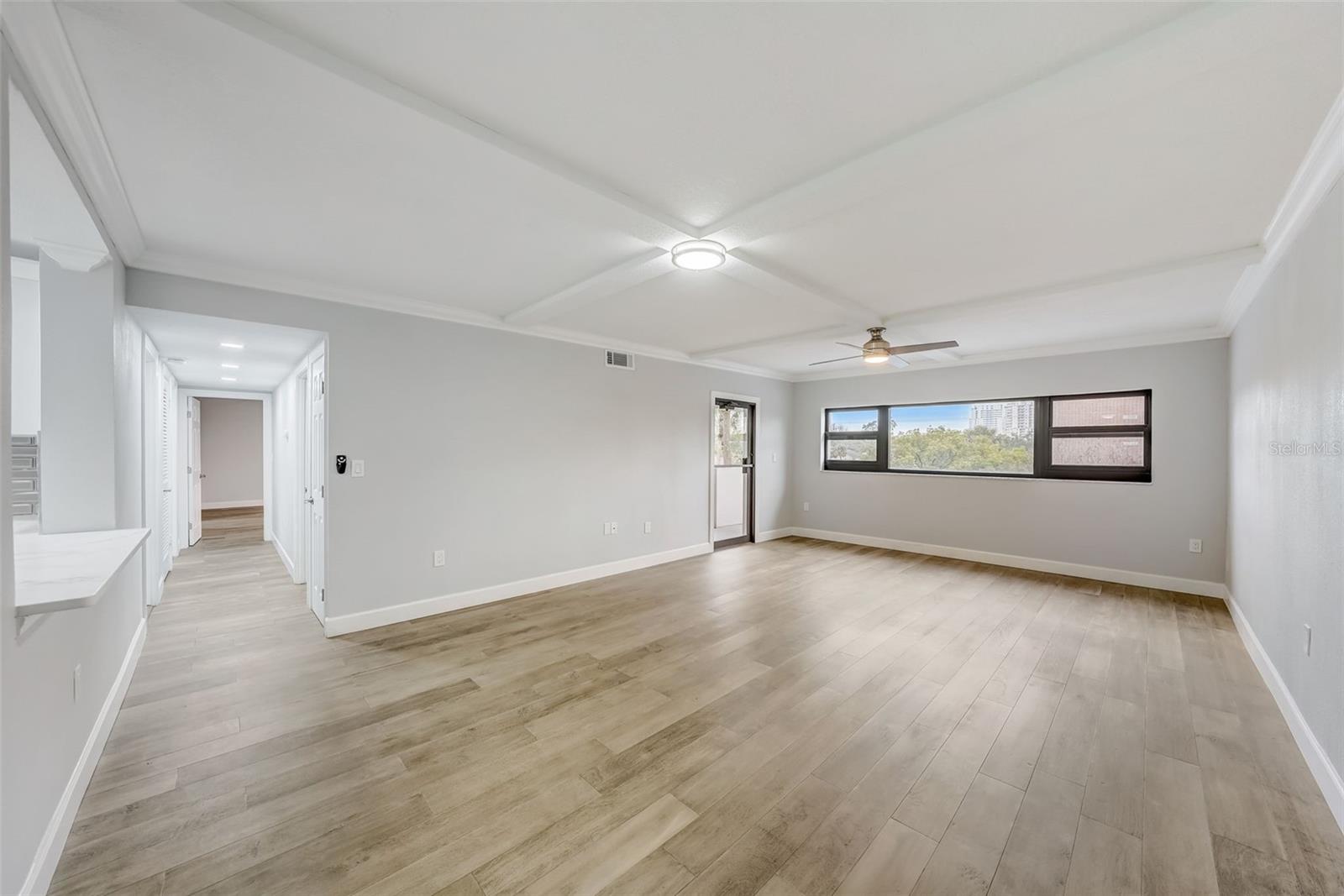 Image 11 of 77 For 4141 Bayshore Boulevard 306