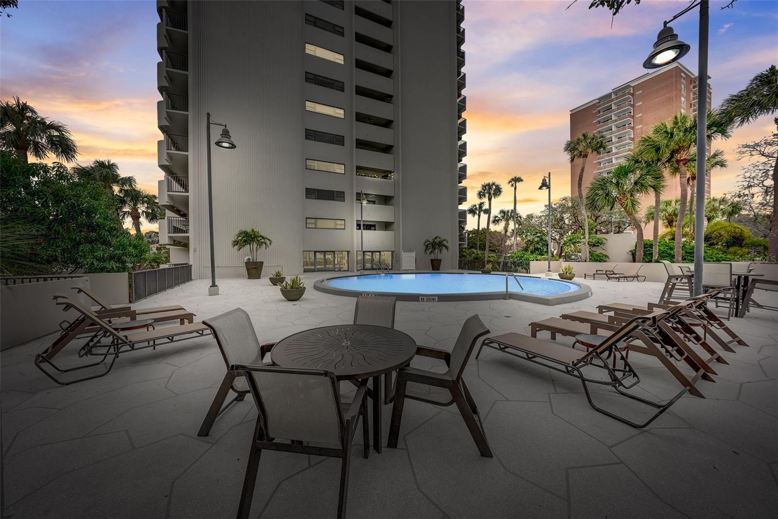 Image 2 of 77 For 4141 Bayshore Boulevard 306