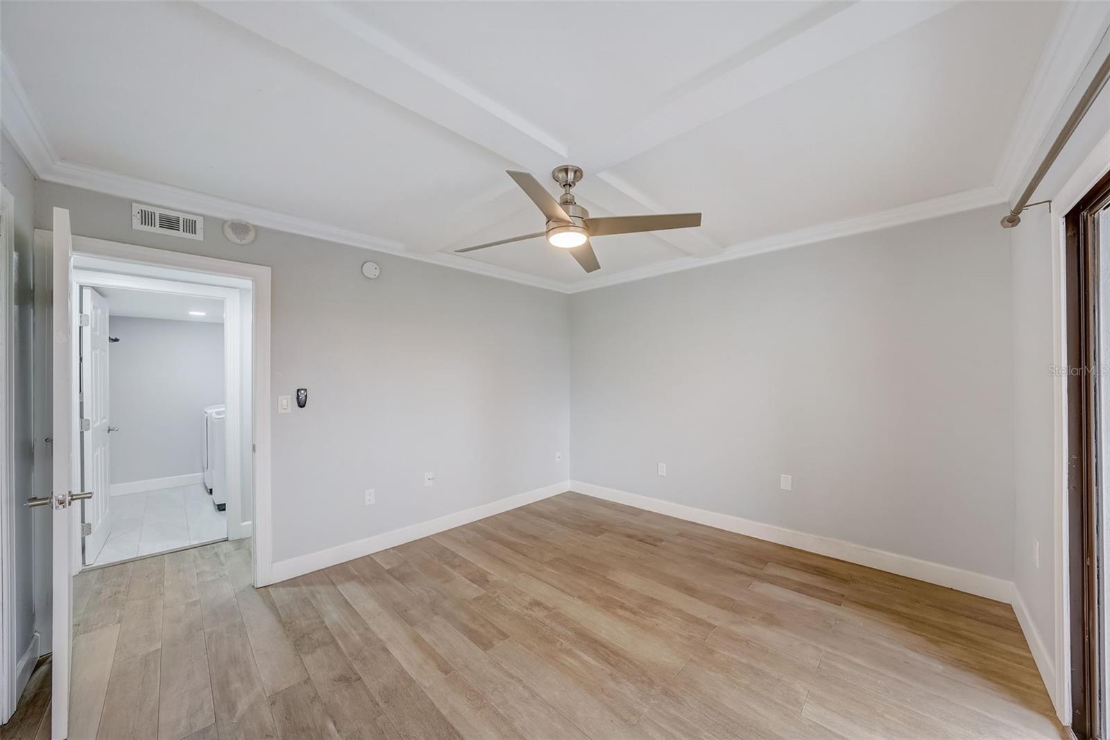 Image 25 of 77 For 4141 Bayshore Boulevard 306