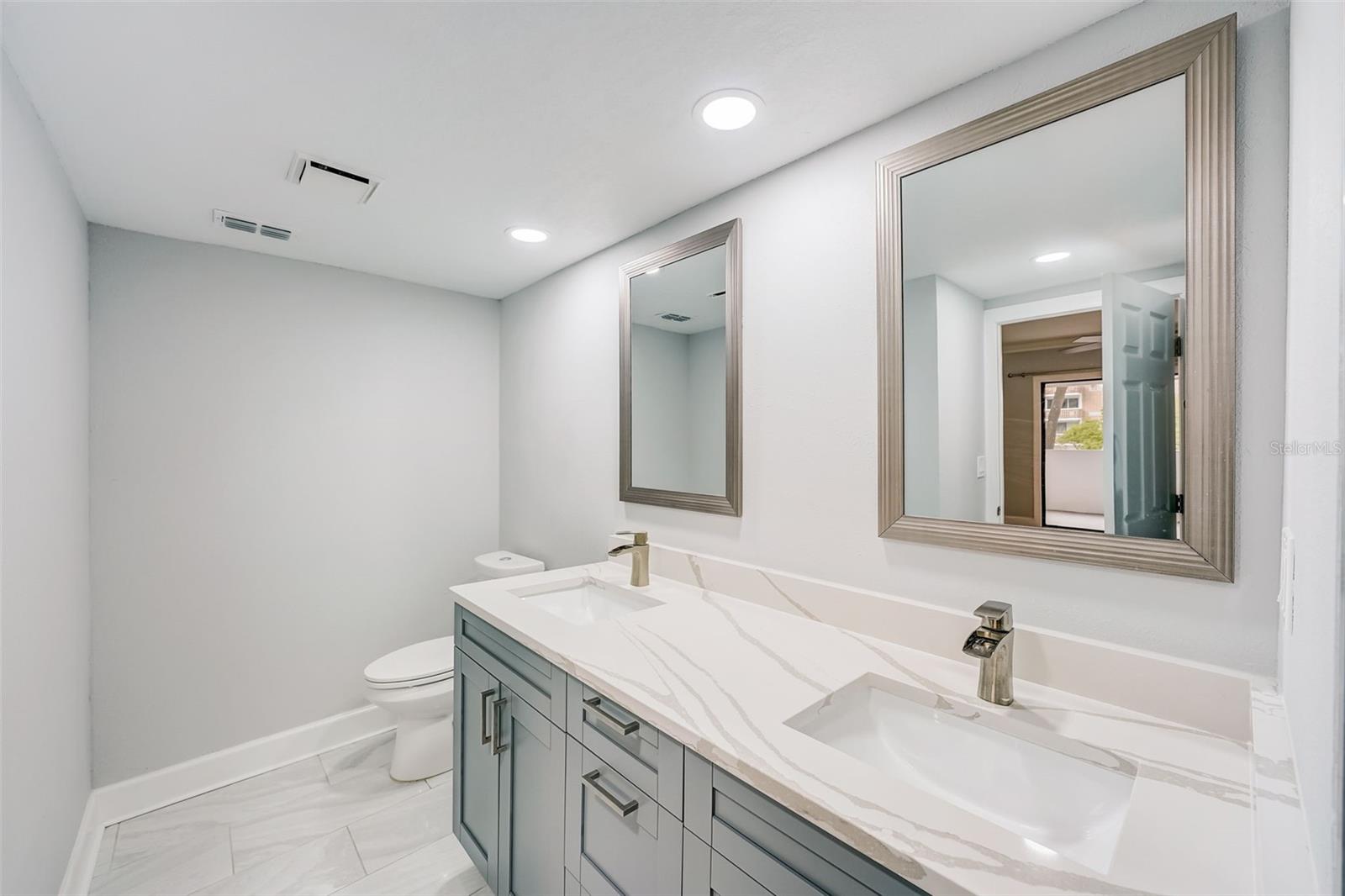 Image 31 of 77 For 4141 Bayshore Boulevard 306