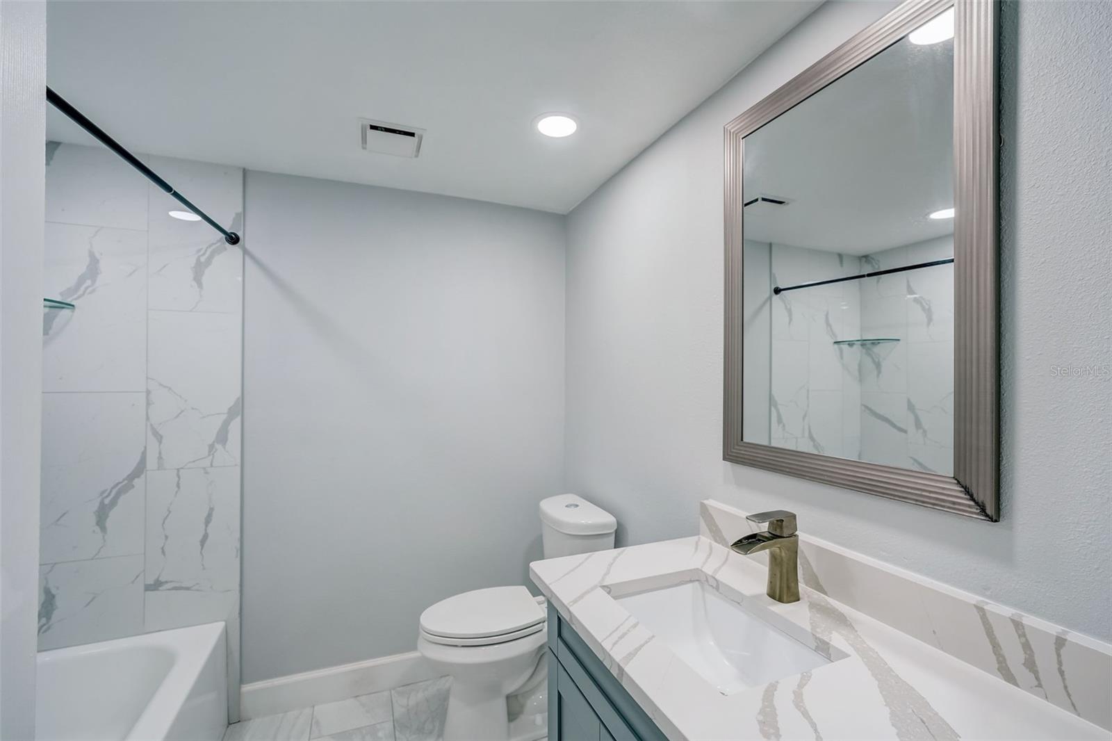 Image 37 of 77 For 4141 Bayshore Boulevard 306