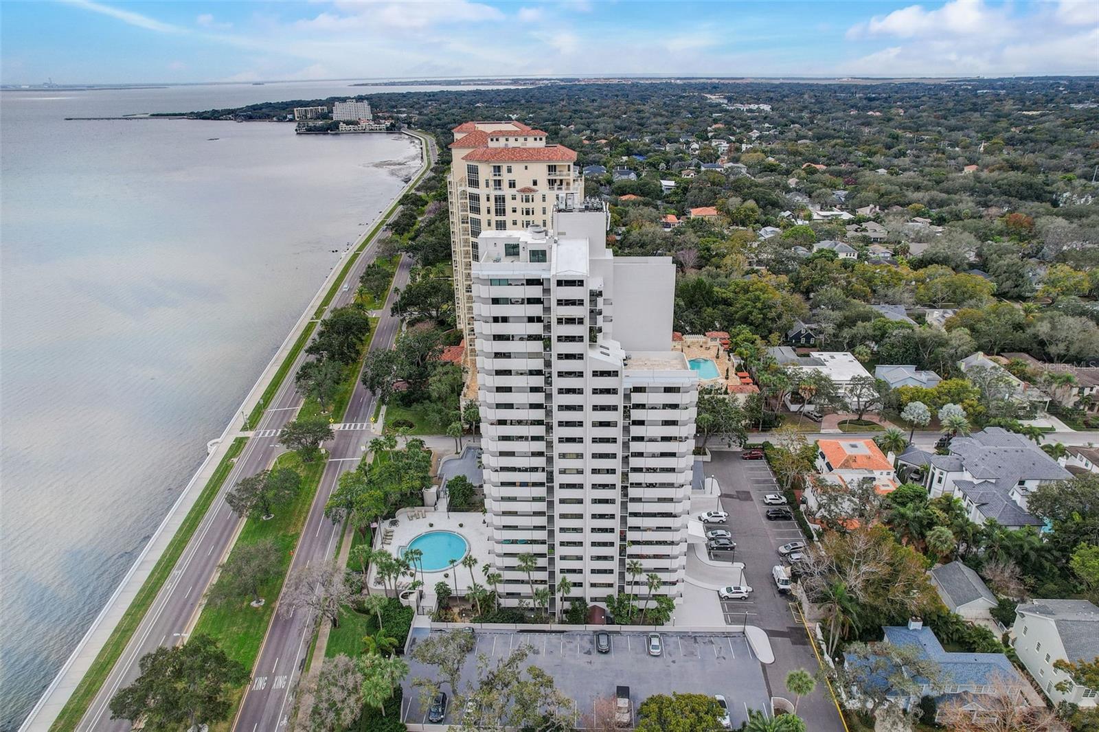 Image 4 of 77 For 4141 Bayshore Boulevard 306