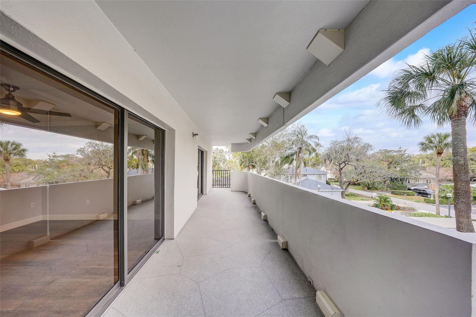 Image 40 of 77 For 4141 Bayshore Boulevard 306