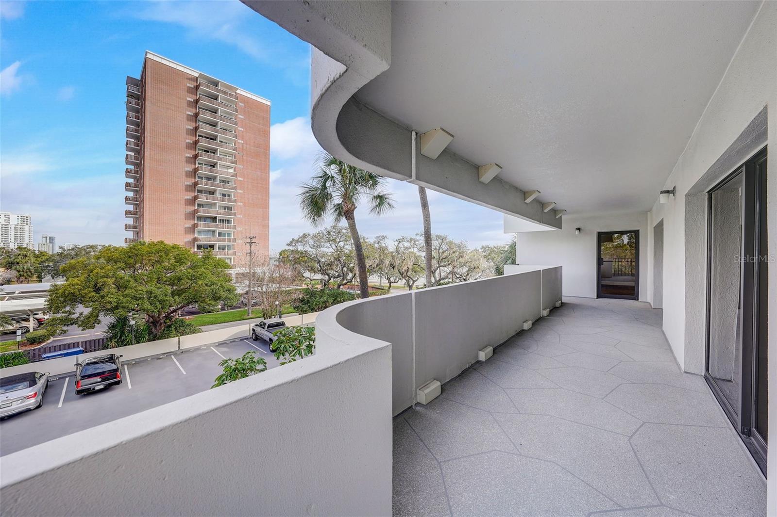 Image 43 of 77 For 4141 Bayshore Boulevard 306