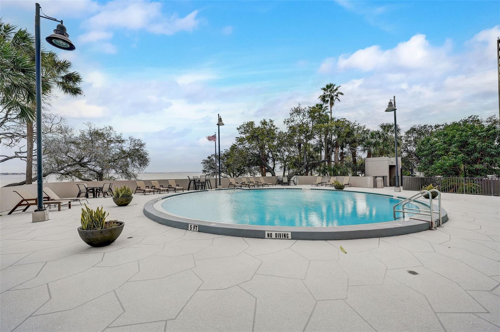 Image 55 of 77 For 4141 Bayshore Boulevard 306