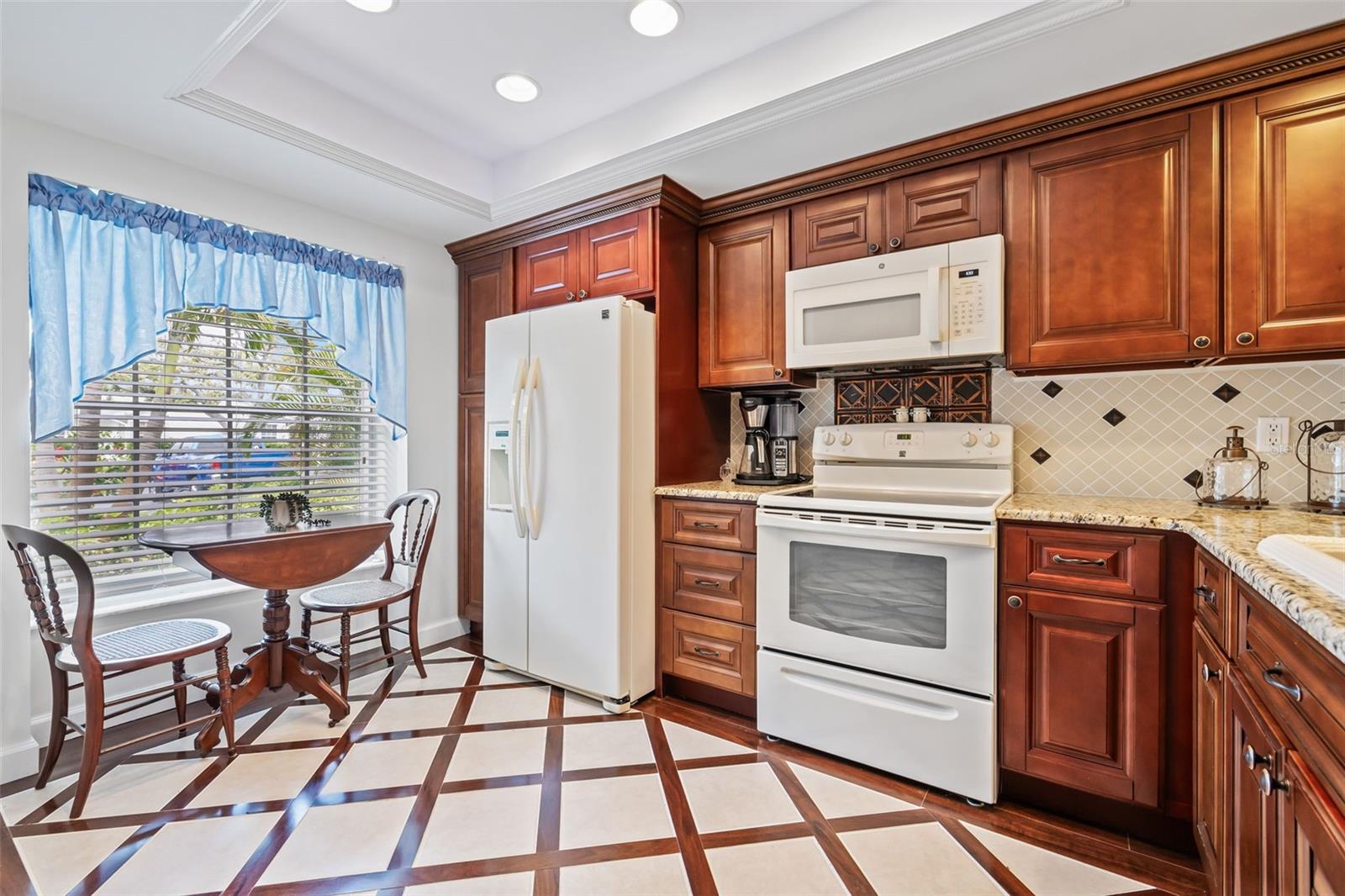 Image 10 of 41 For 4208 Castlewood Drive 4208