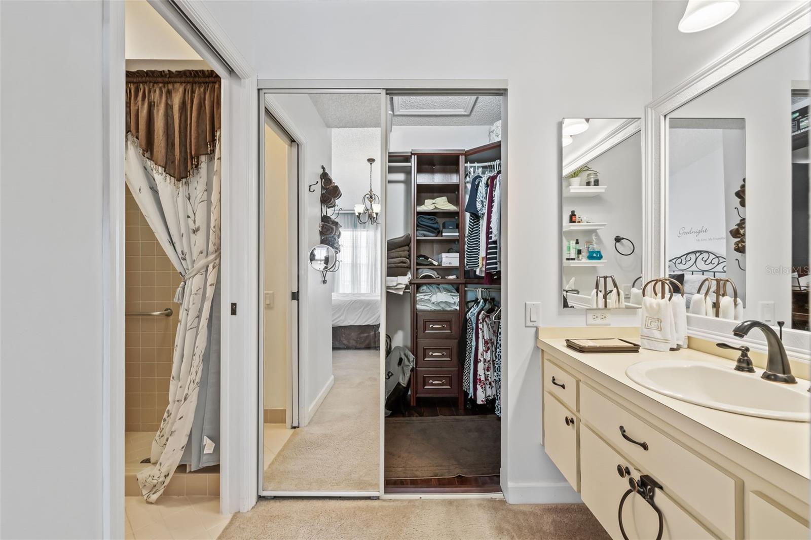 Image 24 of 41 For 4208 Castlewood Drive 4208
