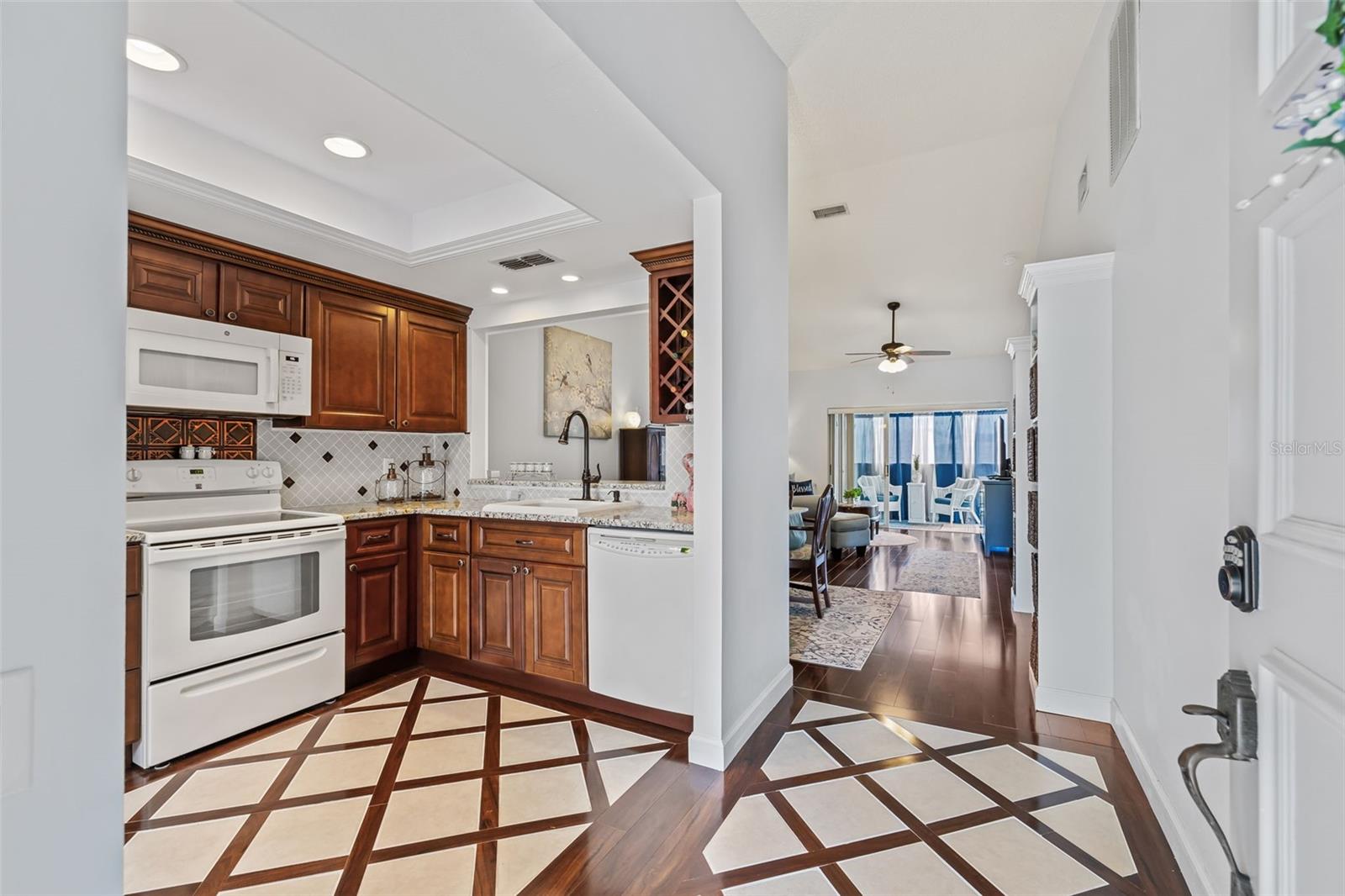 Image 7 of 41 For 4208 Castlewood Drive 4208