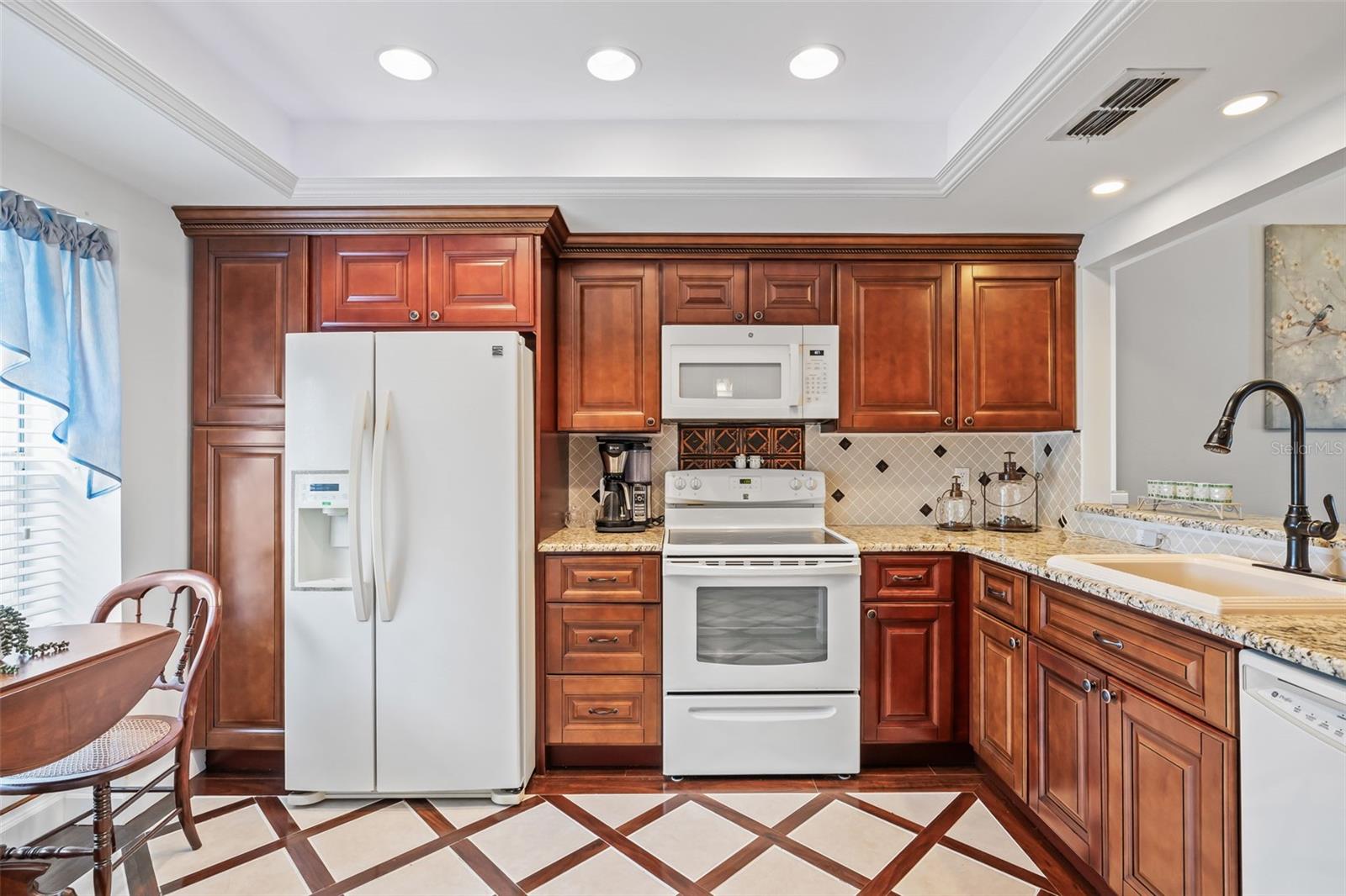 Image 9 of 41 For 4208 Castlewood Drive 4208