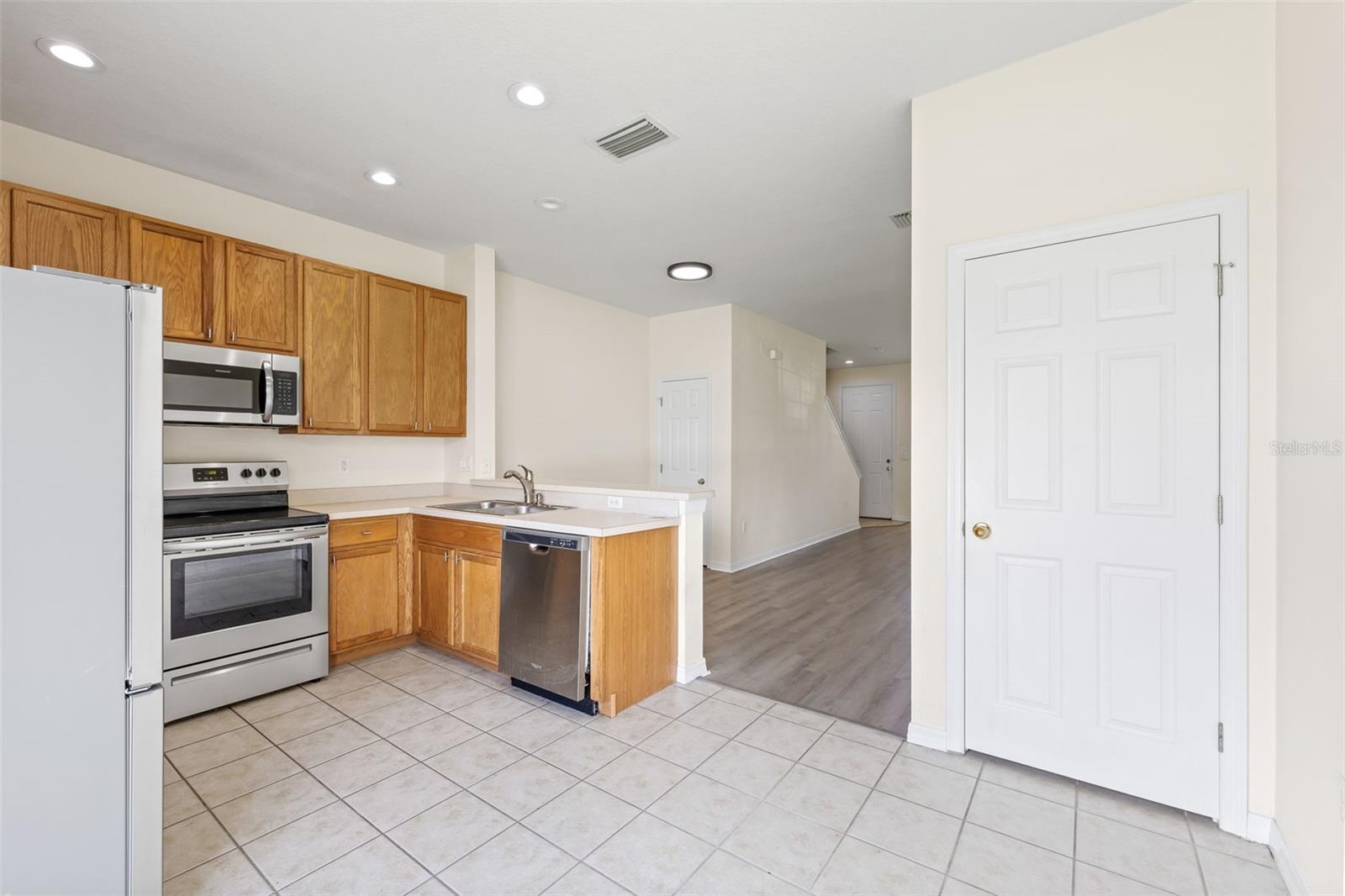 Image 18 of 37 For 11622 Colony Lake Drive