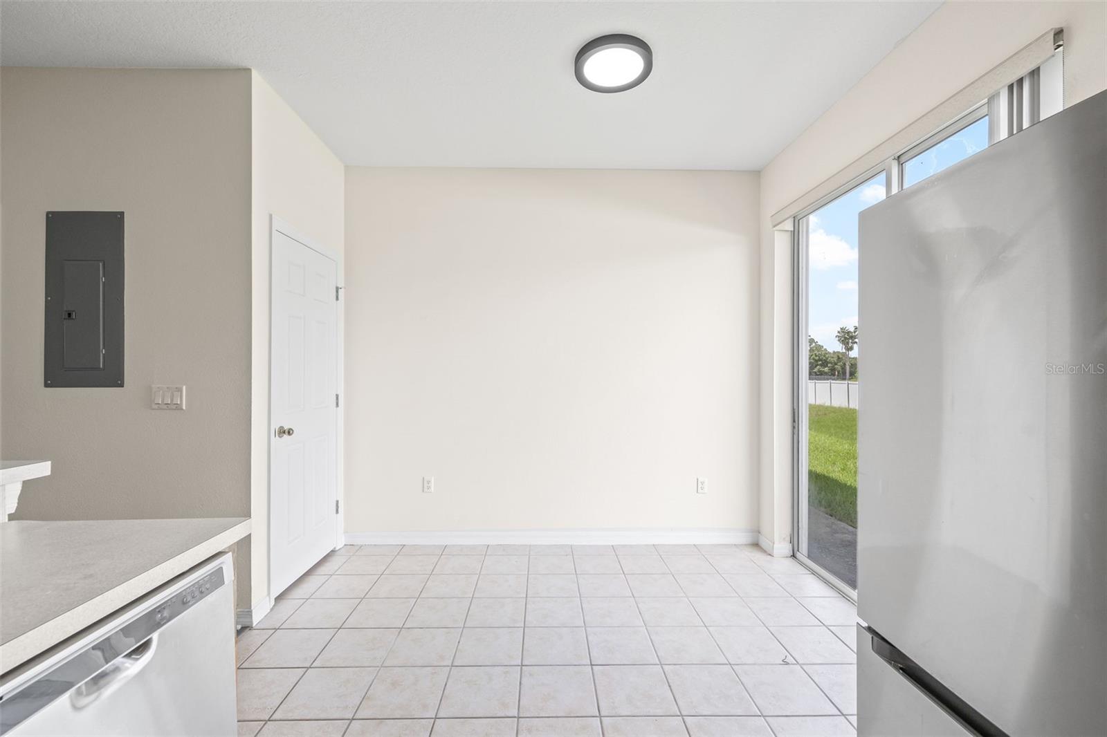 Image 21 of 37 For 11622 Colony Lake Drive