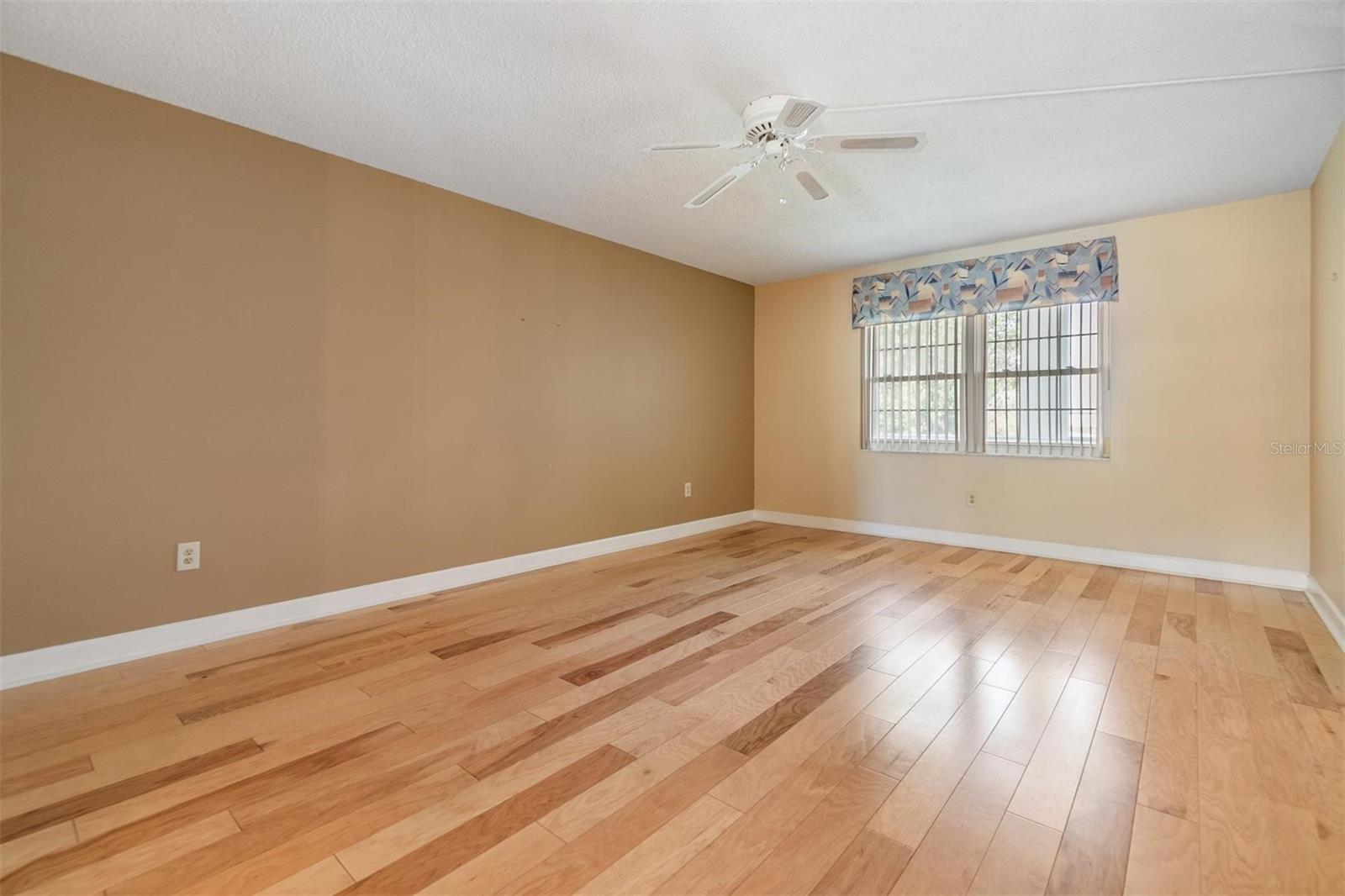 Image 12 of 33 For 4801 Airport Road 214