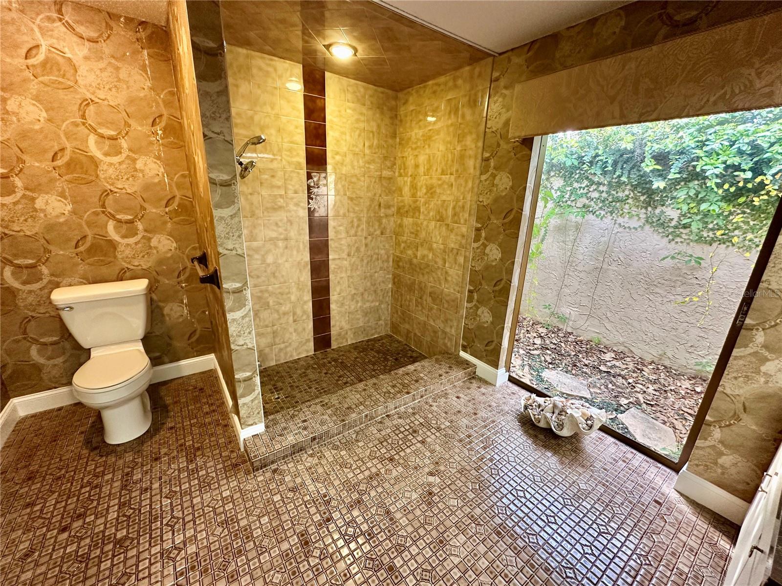 Image 22 of 68 For 10206 Lakeview Drive
