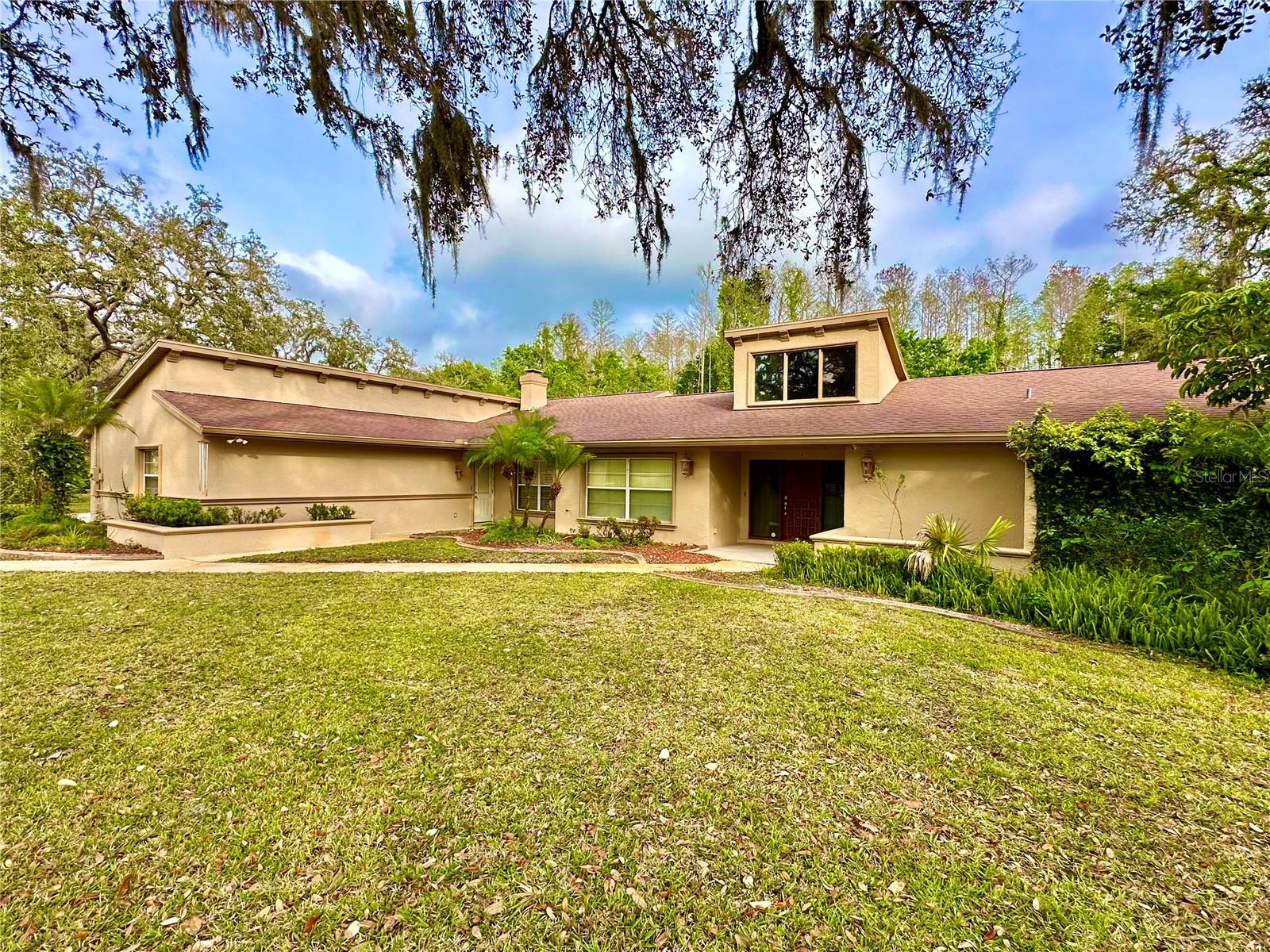 Image 5 of 68 For 10206 Lakeview Drive