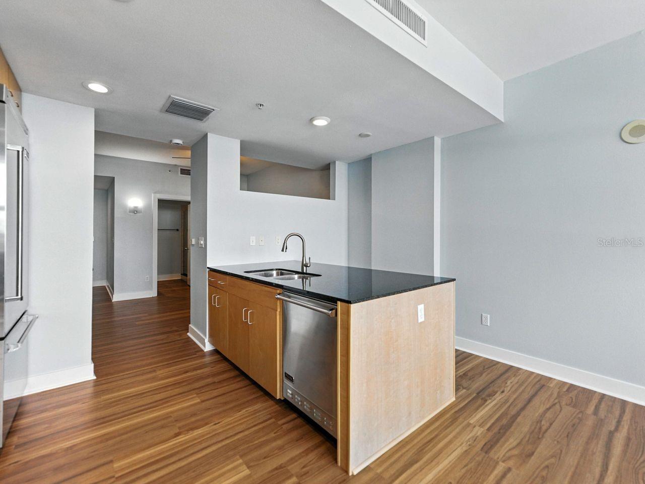 Image 25 of 58 For 1208 Kennedy Boulevard 1125