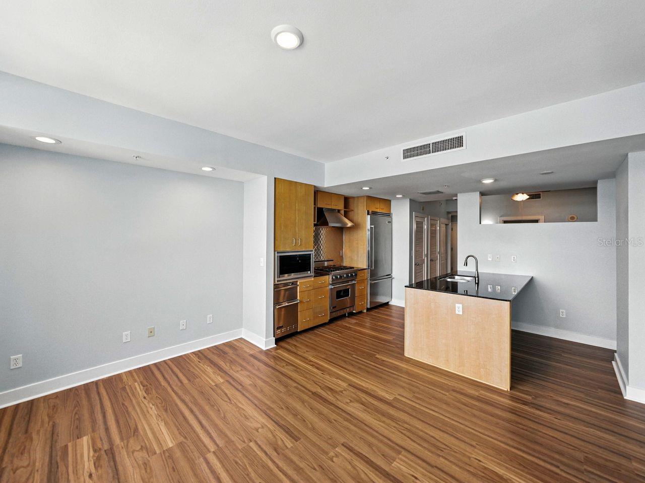 Image 30 of 58 For 1208 Kennedy Boulevard 1125