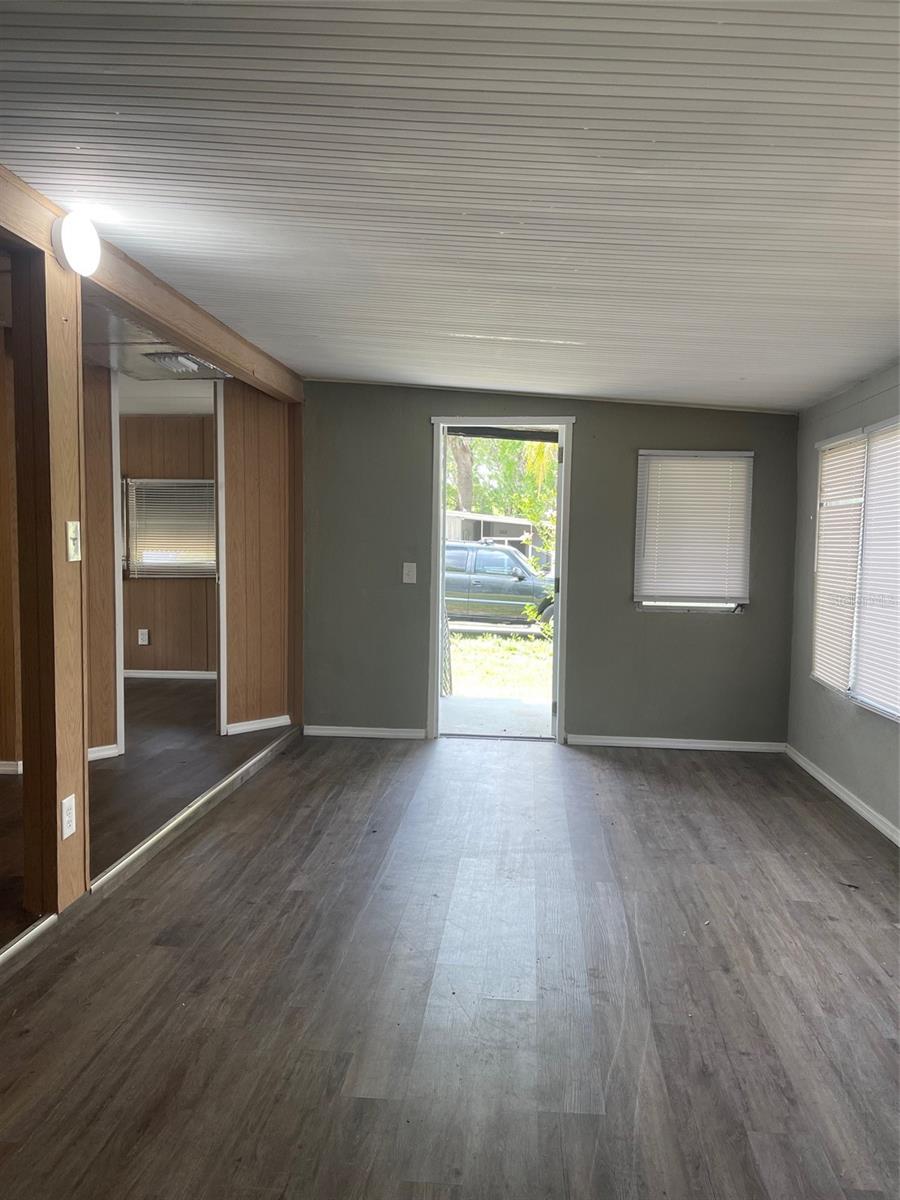 Image 6 of 12 For 4640 Charter Street