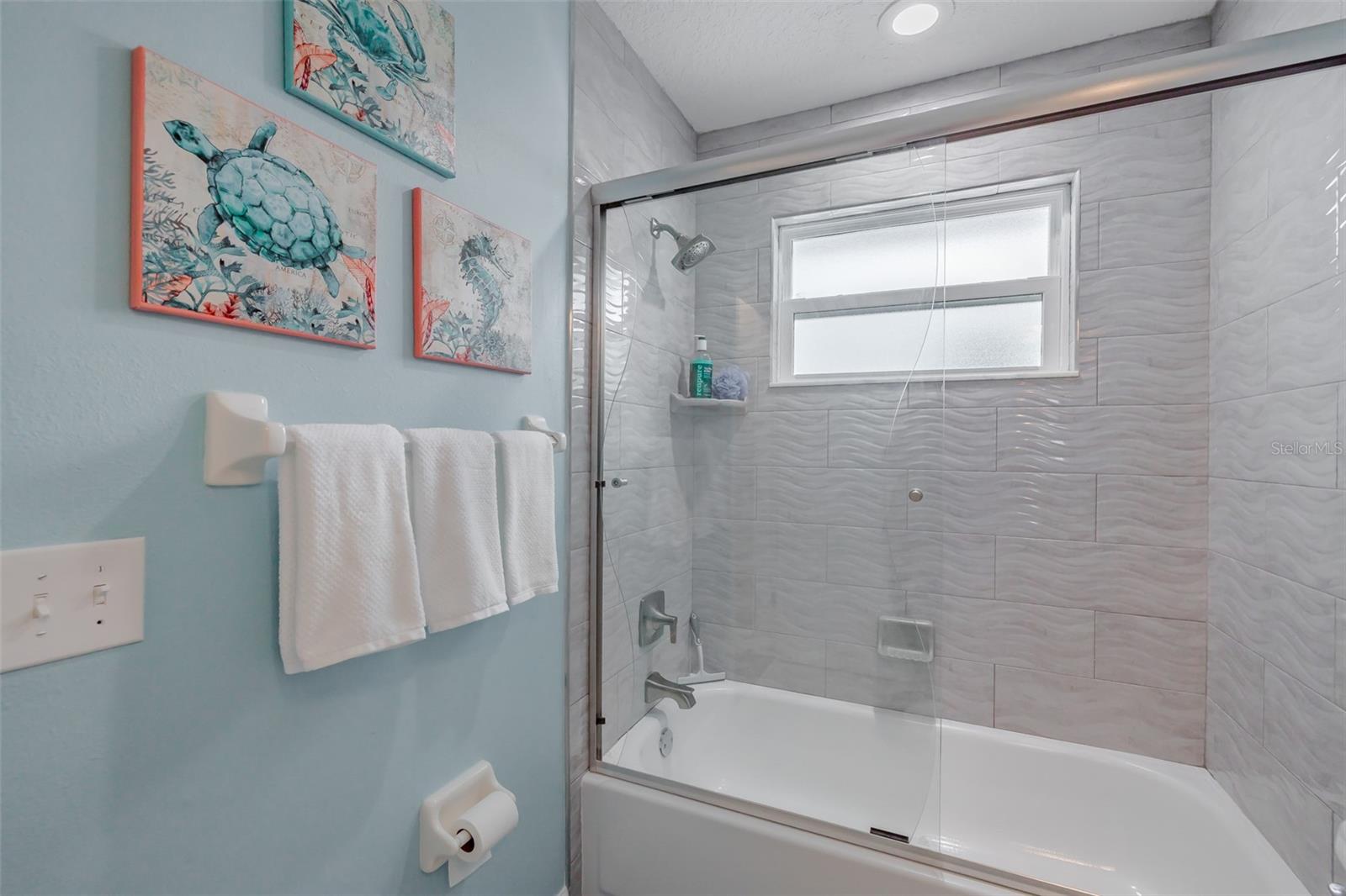 Listing photo id 11 for 4021 Casa Court