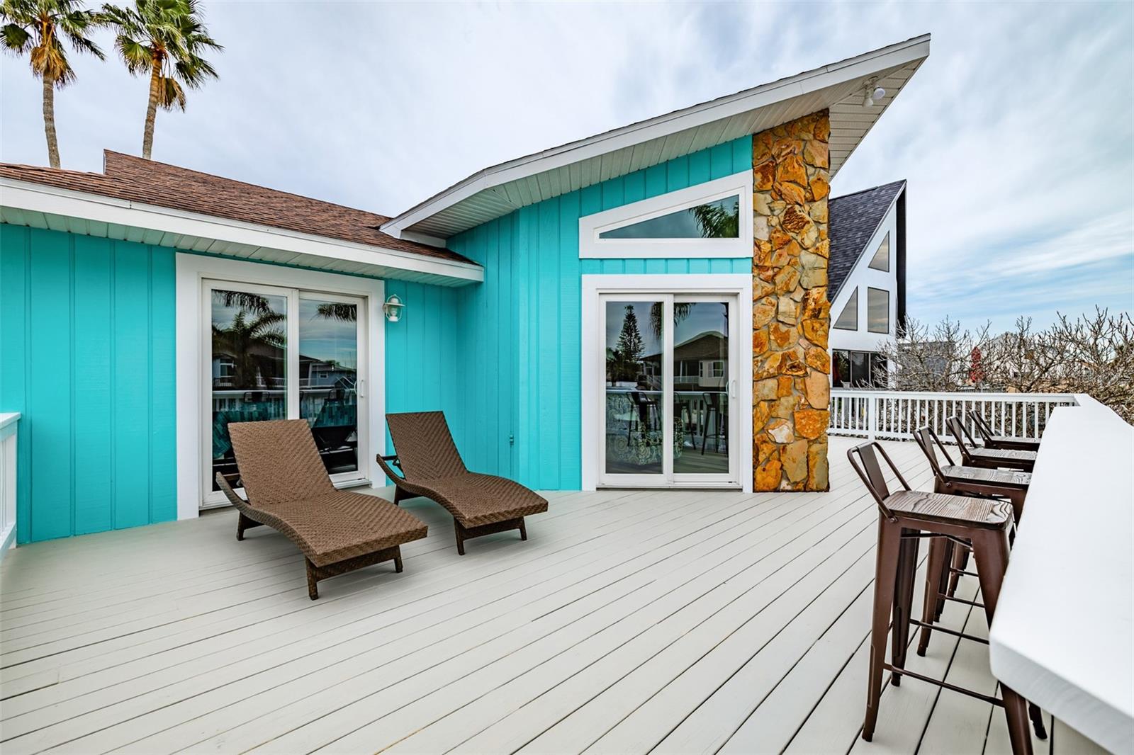 Listing photo id 0 for 4021 Casa Court