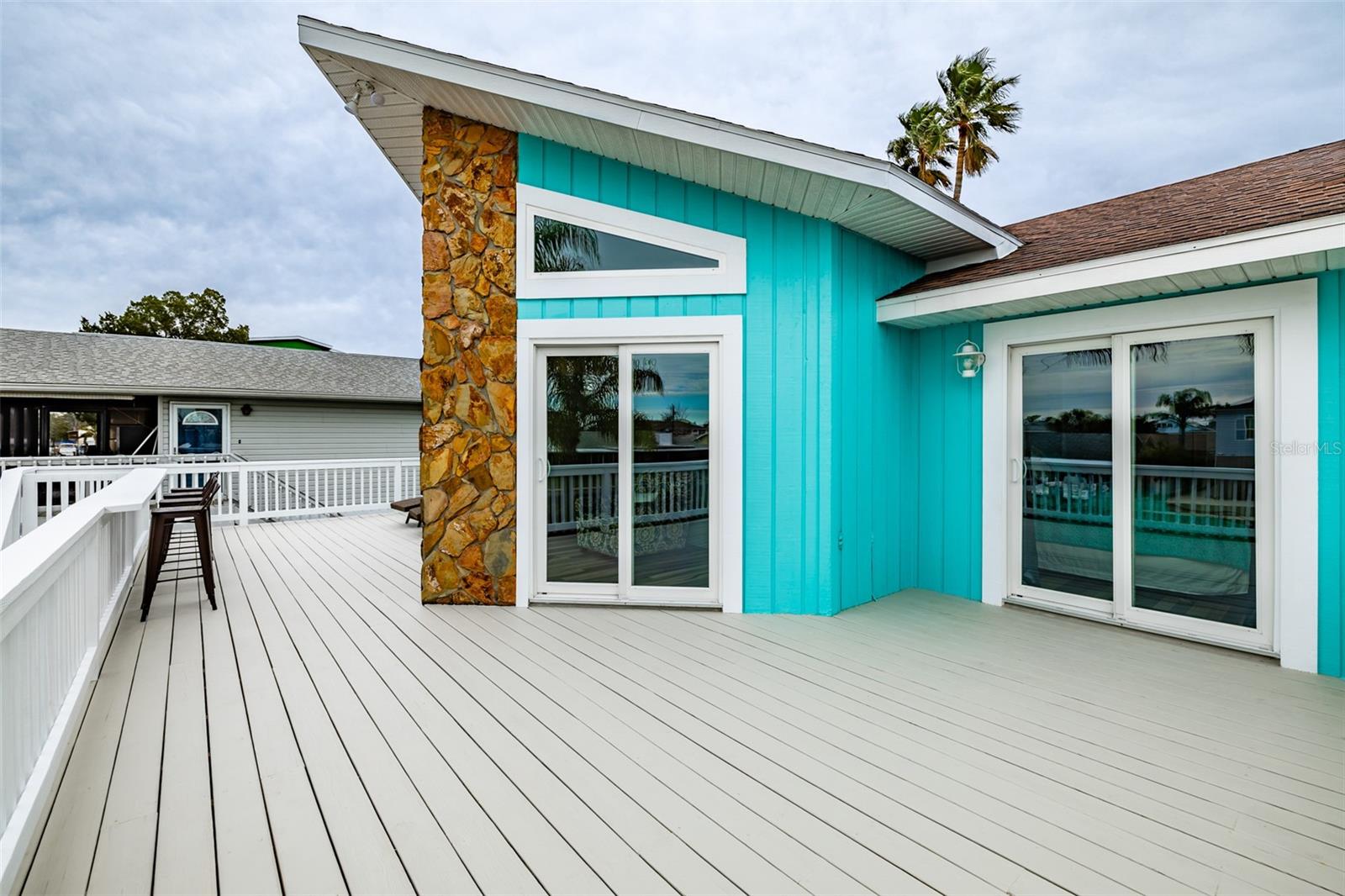 Listing photo id 2 for 4021 Casa Court
