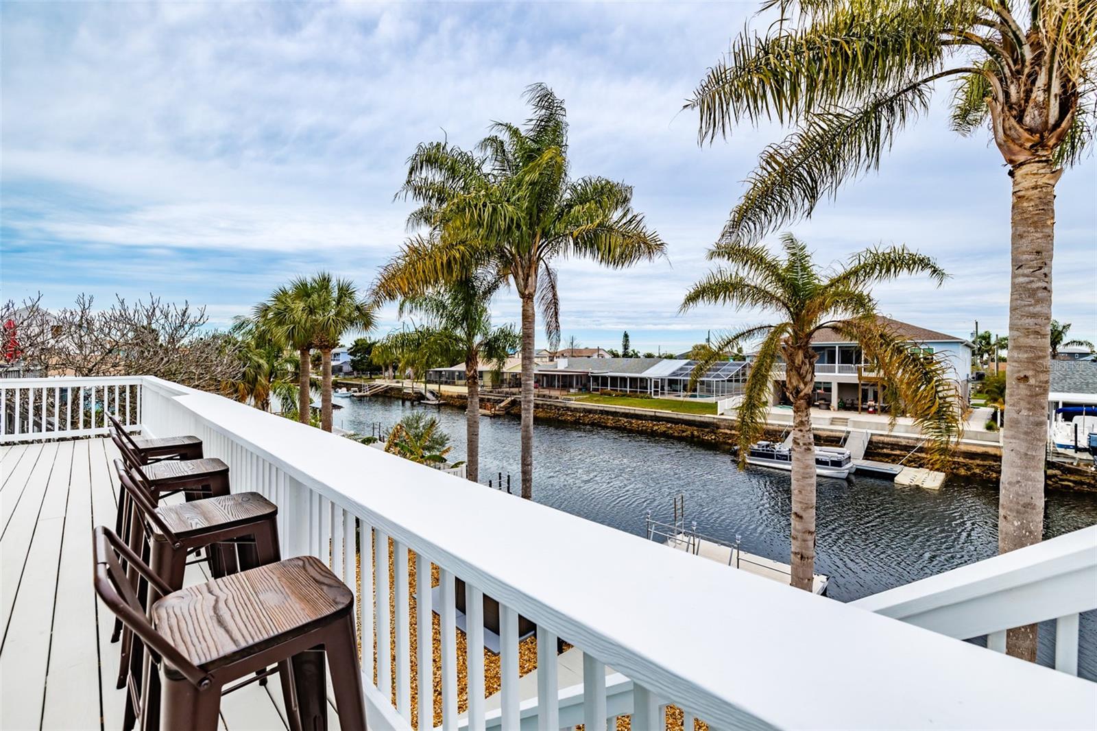 Listing photo id 3 for 4021 Casa Court