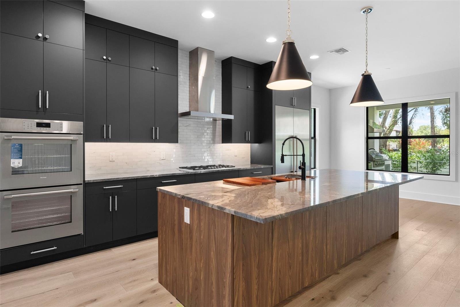 Image 10 of 51 For 4618 Kensington Avenue