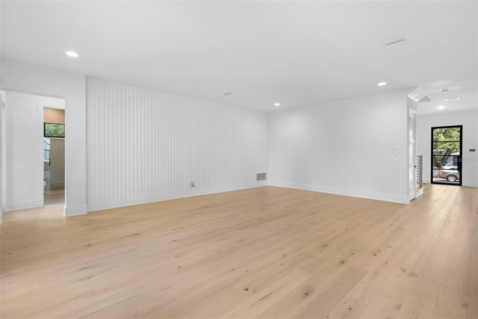 Image 17 of 51 For 4618 Kensington Avenue