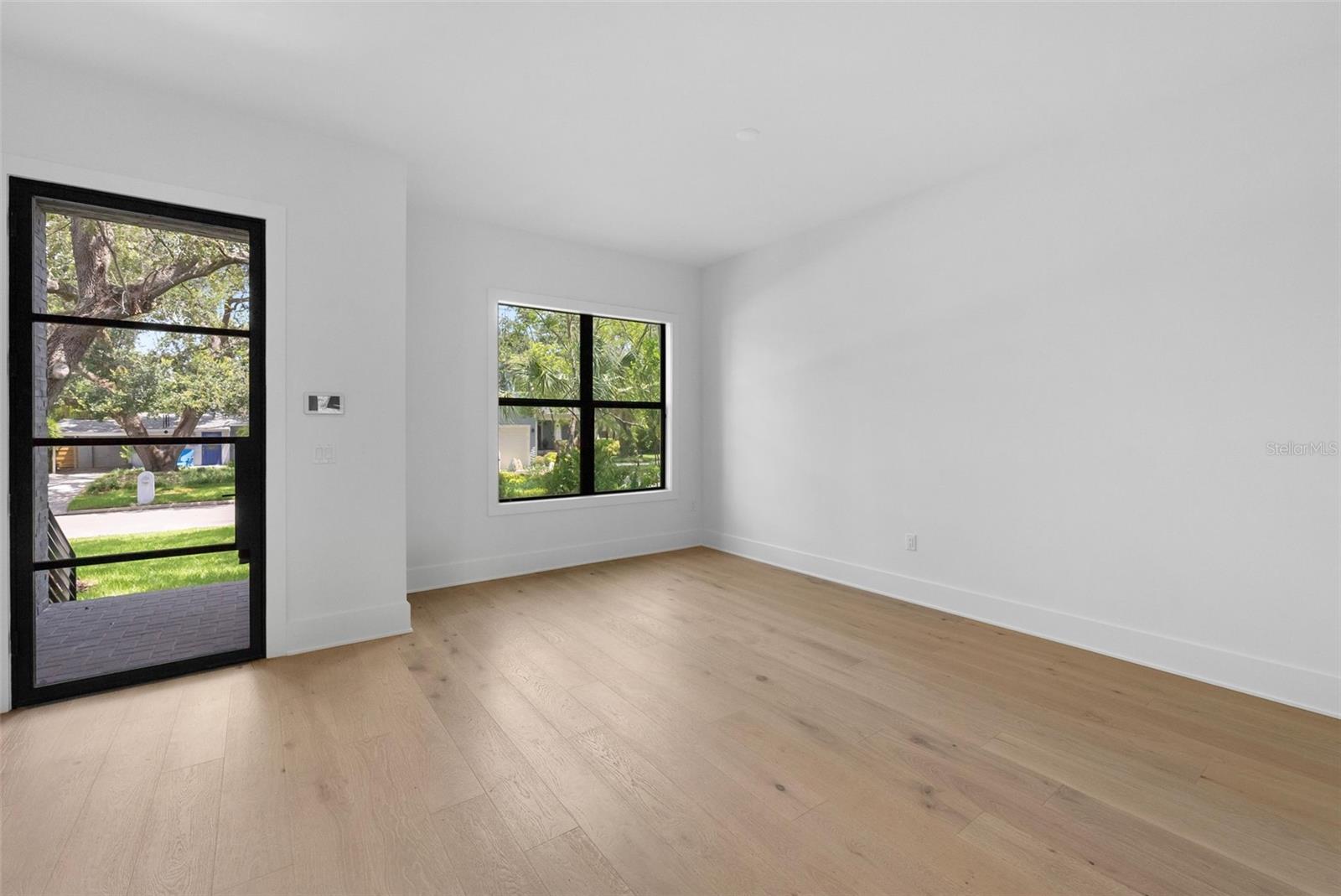 Image 6 of 51 For 4618 Kensington Avenue