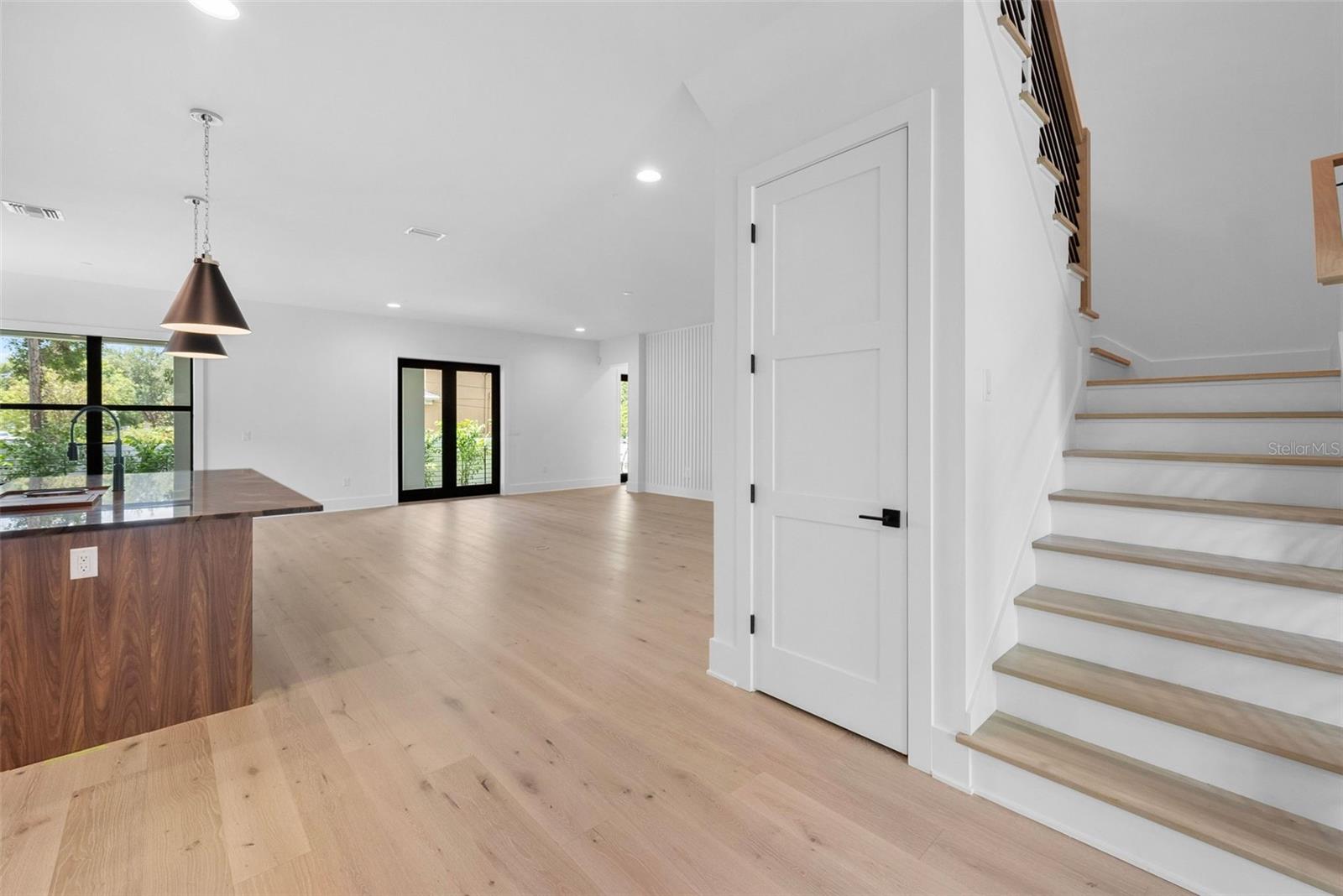 Image 8 of 51 For 4618 Kensington Avenue