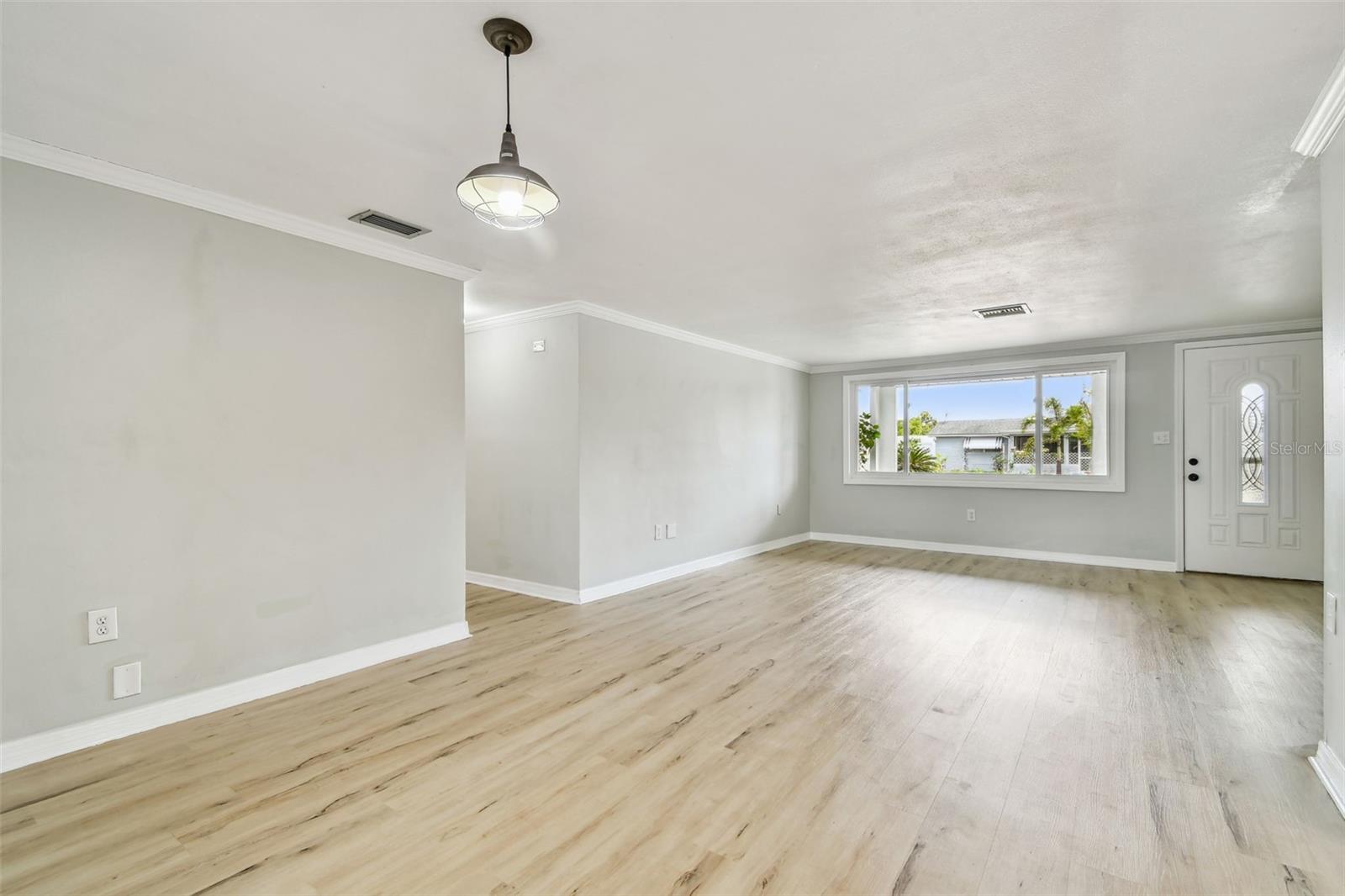 Image 10 of 68 For 5810 8th Avenue