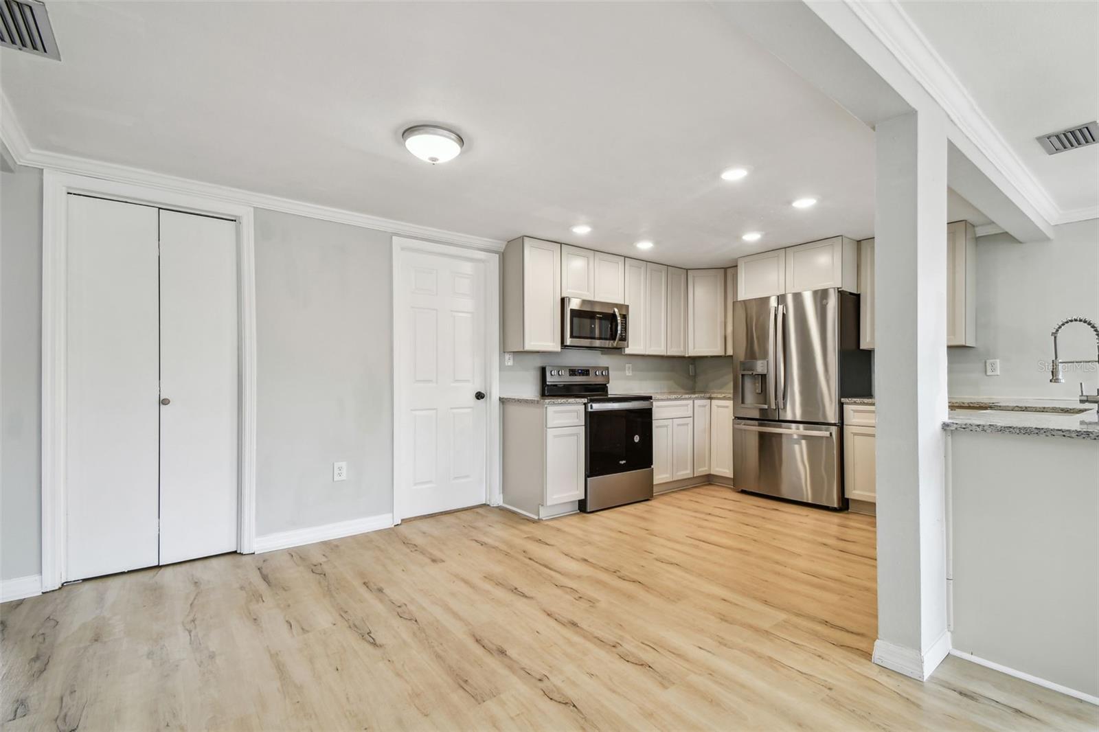 Image 15 of 68 For 5810 8th Avenue