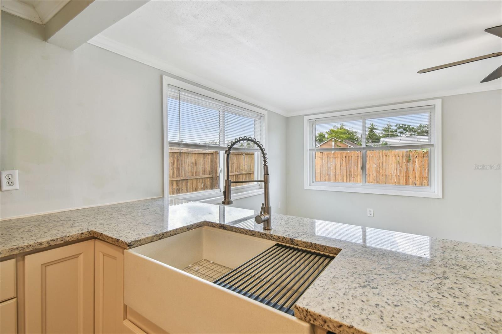 Image 21 of 68 For 5810 8th Avenue